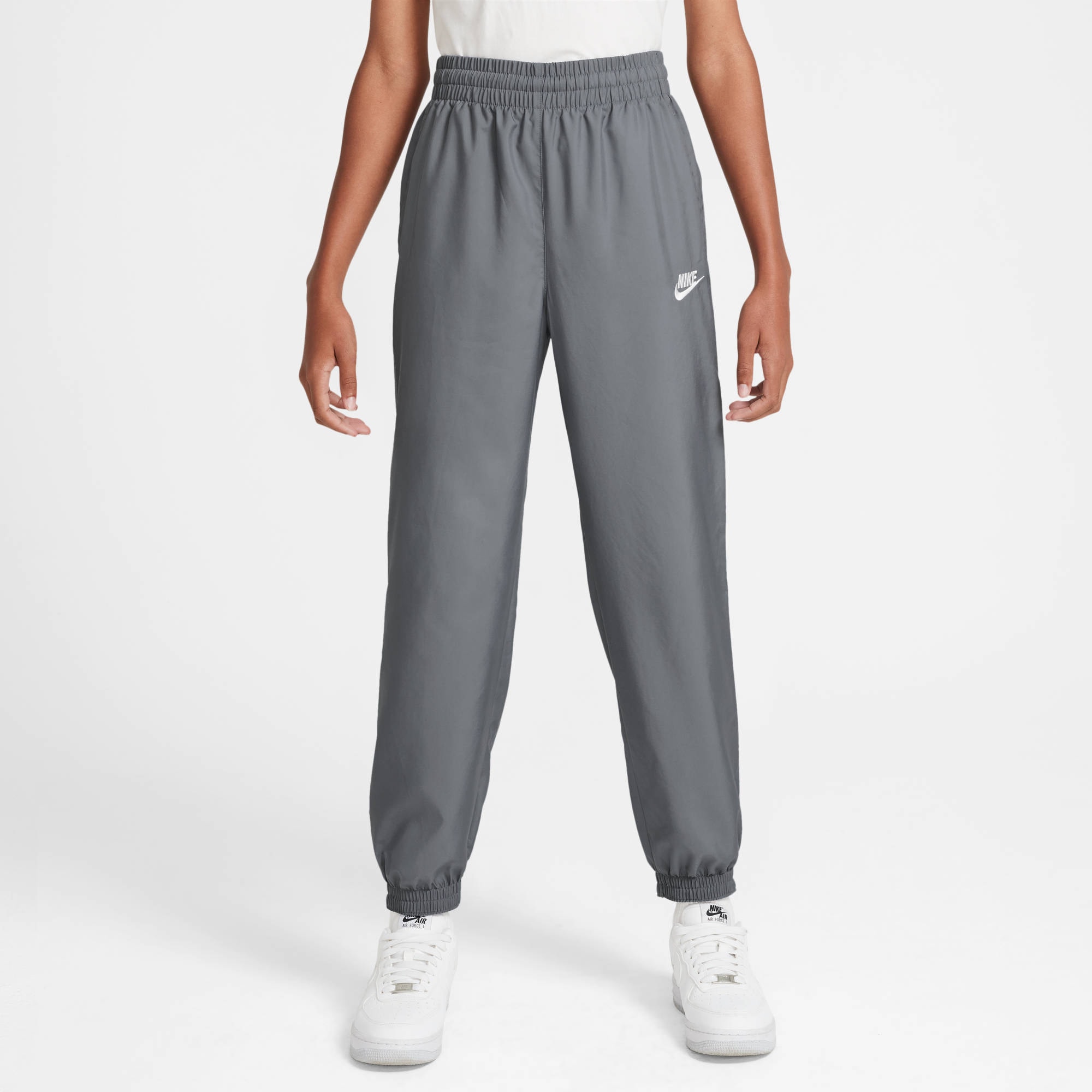 Nike Sportswear Sporthose »K NSW CLUB WVN JGGR LBR«  für Jugendliche, für Freizeit und Training, aus Polyester