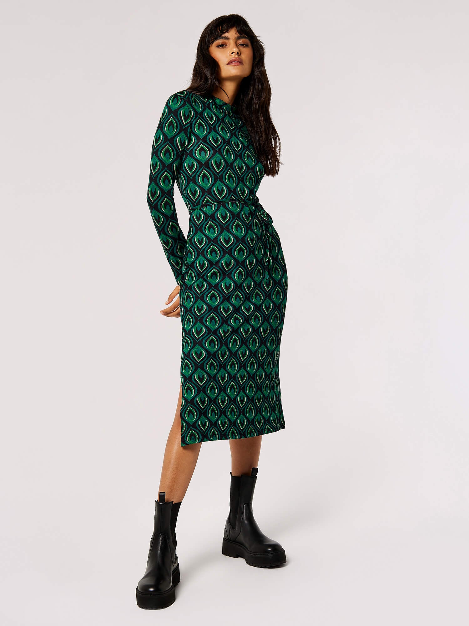 Apricot Druckkleid "Geometrisch gemustertes Midikleid" mit Bindeband, 2 tlg. mit Bindeband