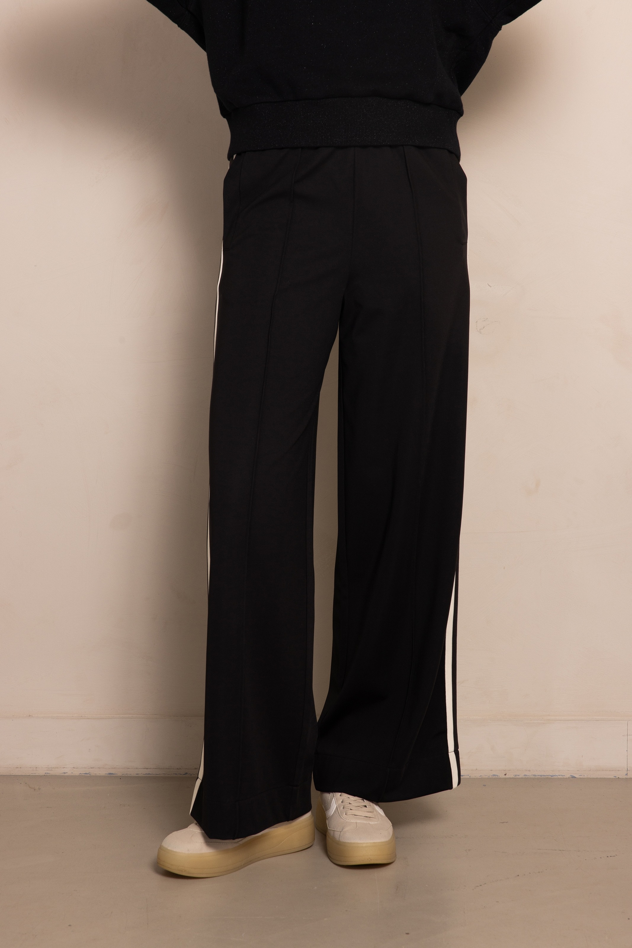 Zhrill Jerseyhose "DEENA", Wide Leg, Galonstreifen günstig online kaufen