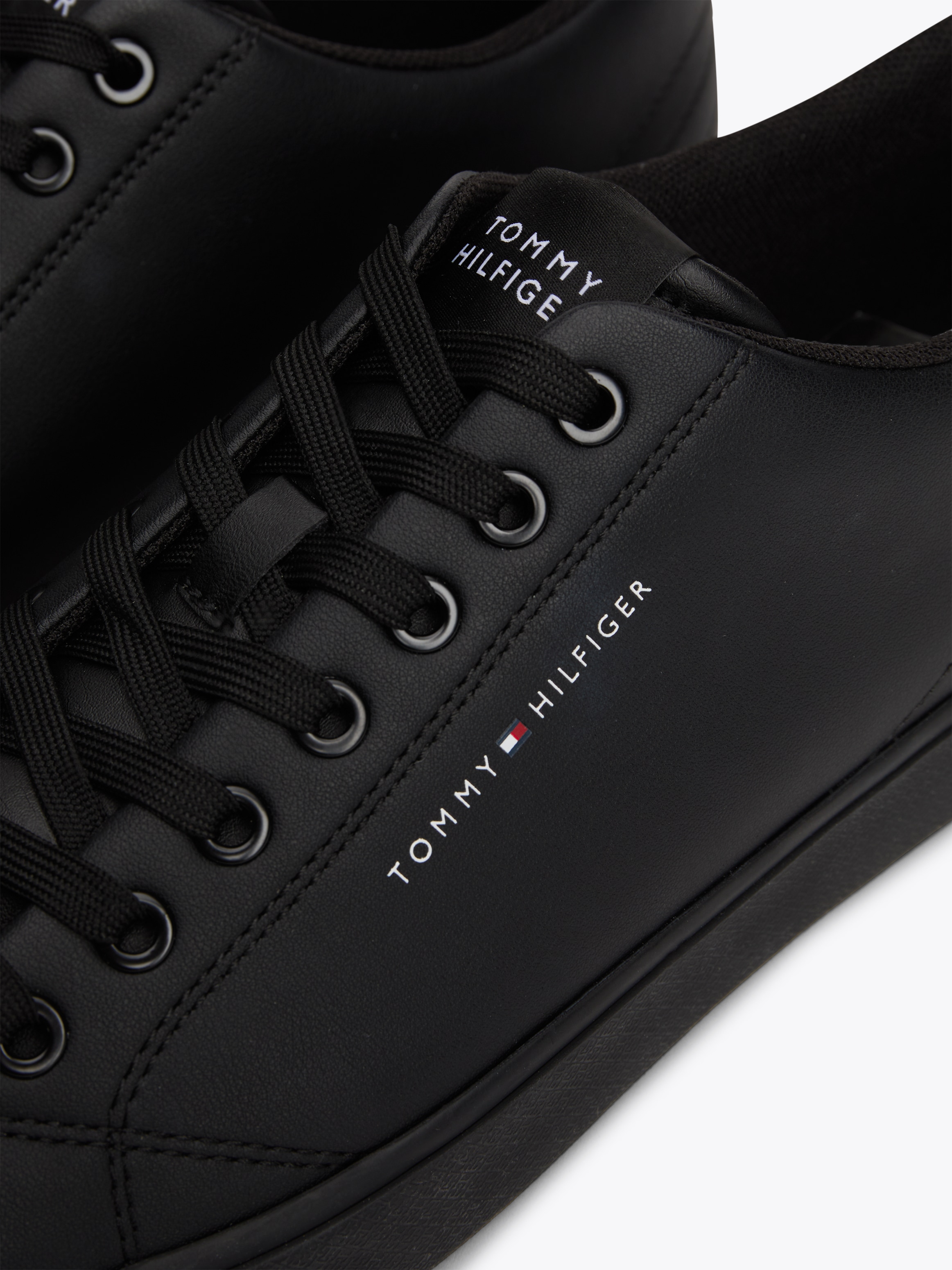 Tommy Hilfiger Sneaker "TH HI VULC CORE LOW LEATHER ESS", Freizeitschuh, Ha günstig online kaufen