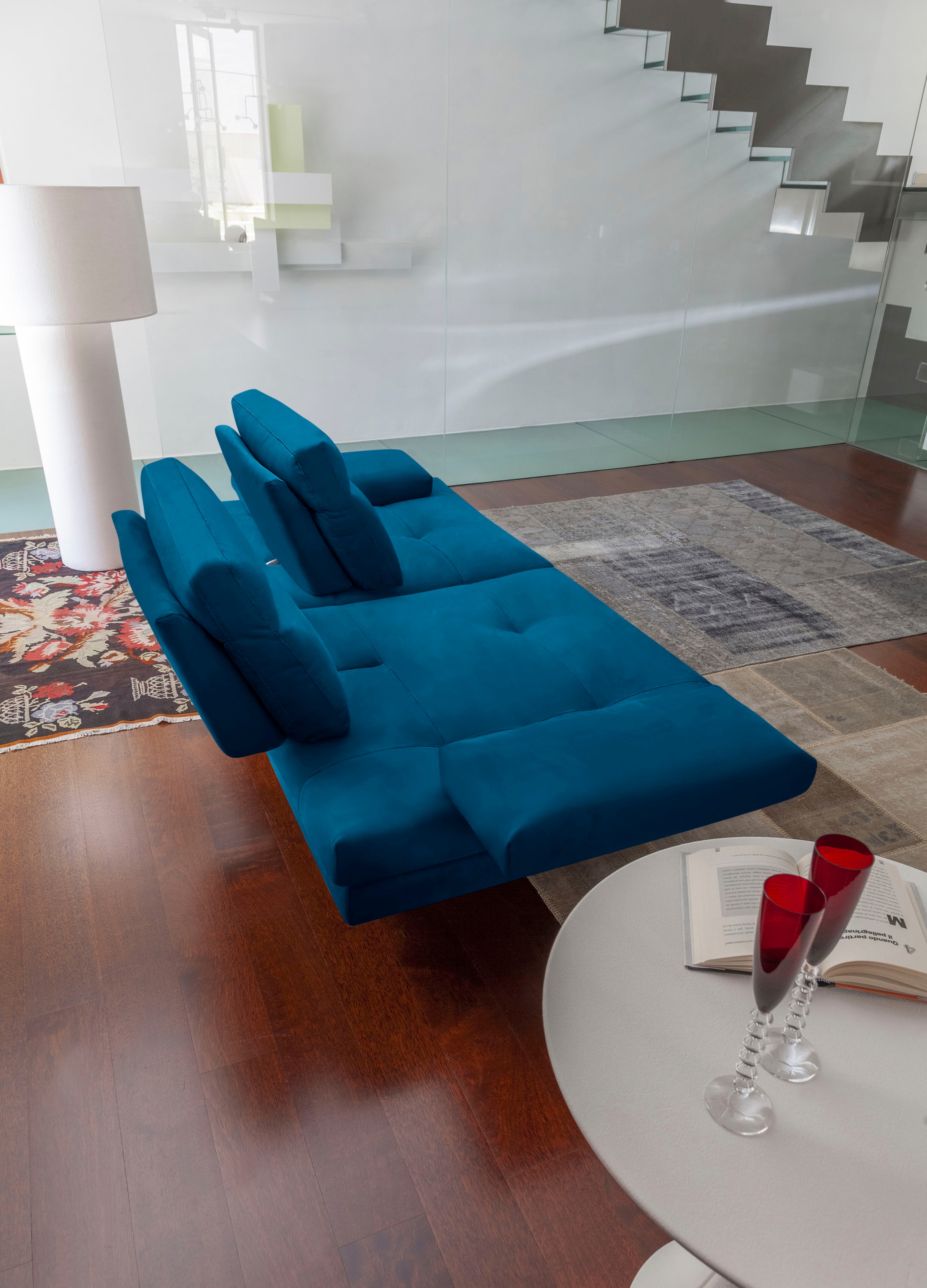 CALIA ITALIA 3,5-Sitzer »Toby Wing, italienisches Designsofa mit erstklassigem Sitzkomfort«, inklusive Sitztiefenverstellung, Füße in Chrom glänzend