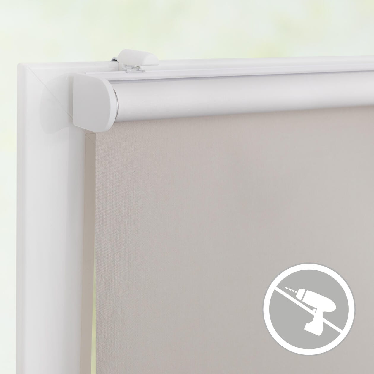 LICHTBLICK ORIGINAL Rollo »Klemmfix, ohne Bohren«, verdunkelnd, Blendschutz-Sichtschutz-Verdunkelung, mit Bohren/ohne Bohren, freihängend, Steuerbar mit Bluetooth-App, integrierter Elektromotor und Akku