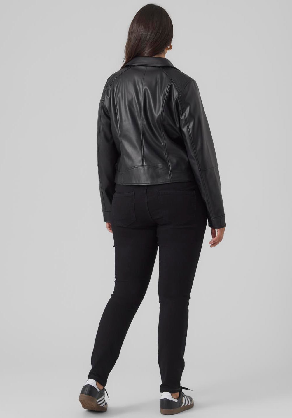 Vero Moda Curve Lederimitatjacke »VMCBELLAANNA SHORT COATED JKT CUR NOOS«, mit Bikerdetails