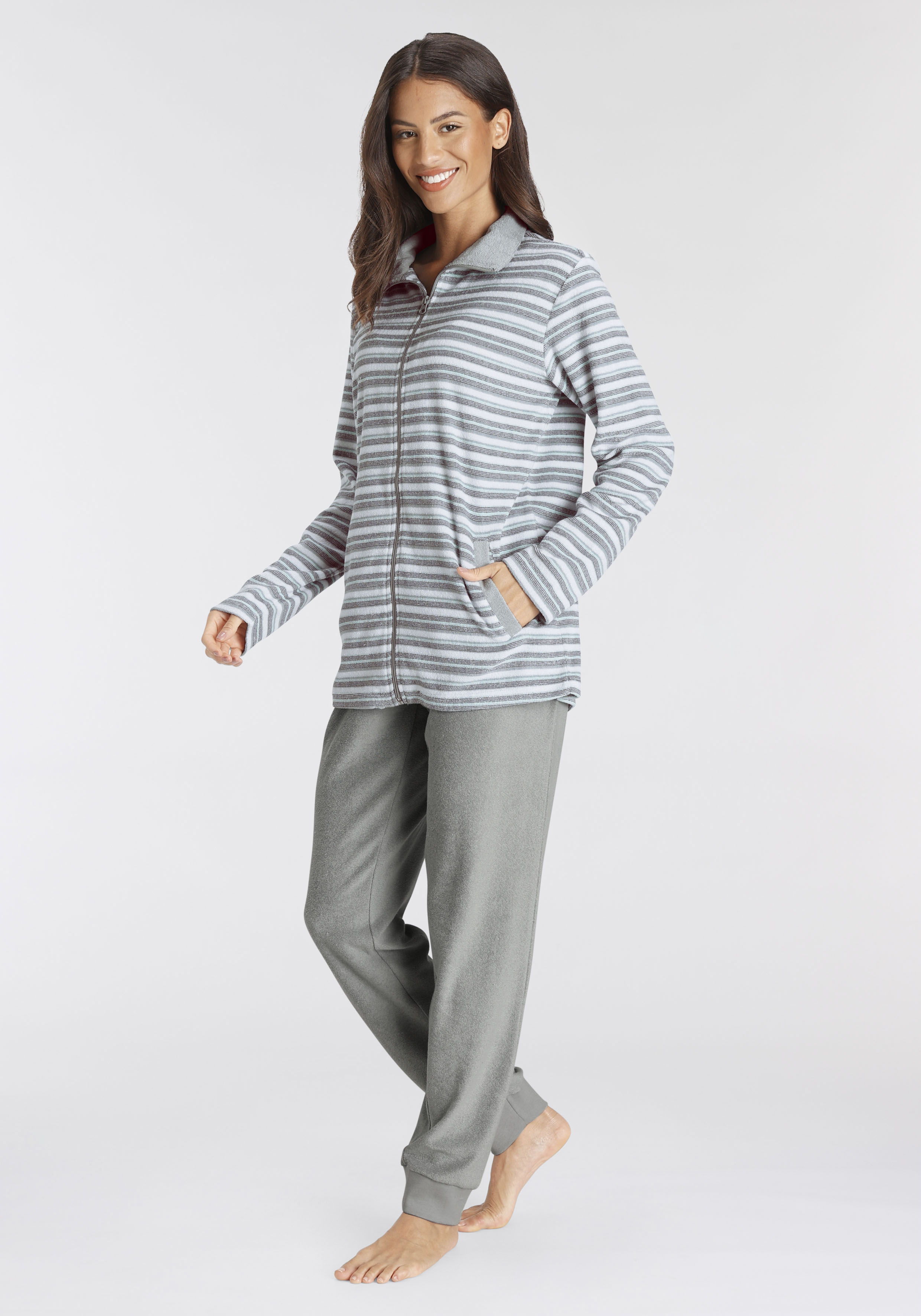 Vivance Dreams by Lascana Pyjama Set, 2 tlg. aus weichem Frottée mit Reißverschluss