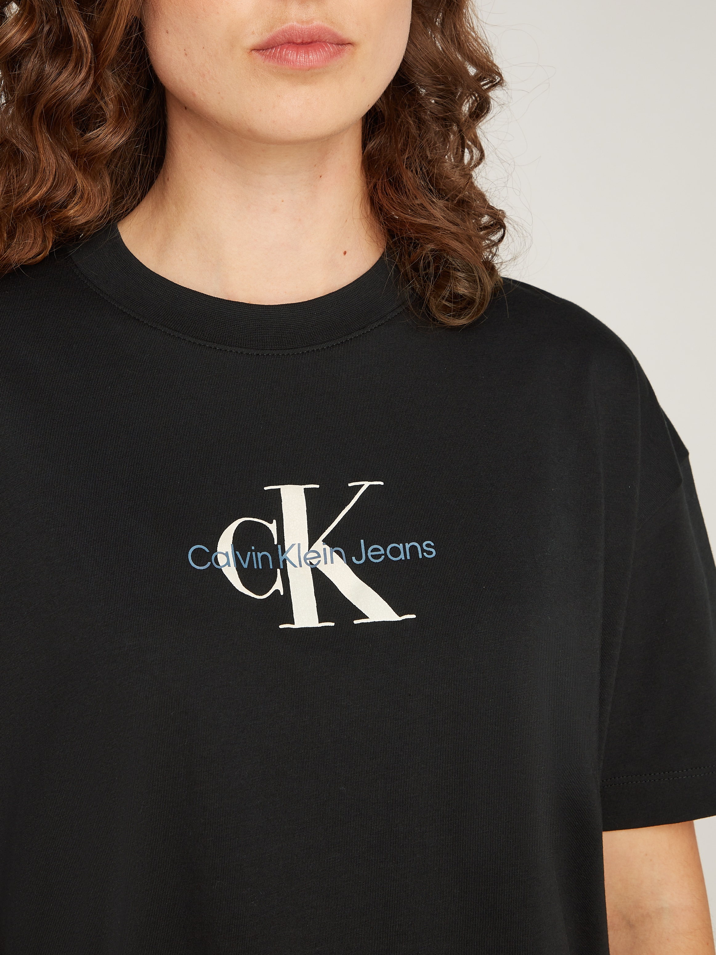 Calvin Klein Jeans T-Shirt »TEXTURED MONOLOGO BOYFRIEND TEE«, mit Logodruck