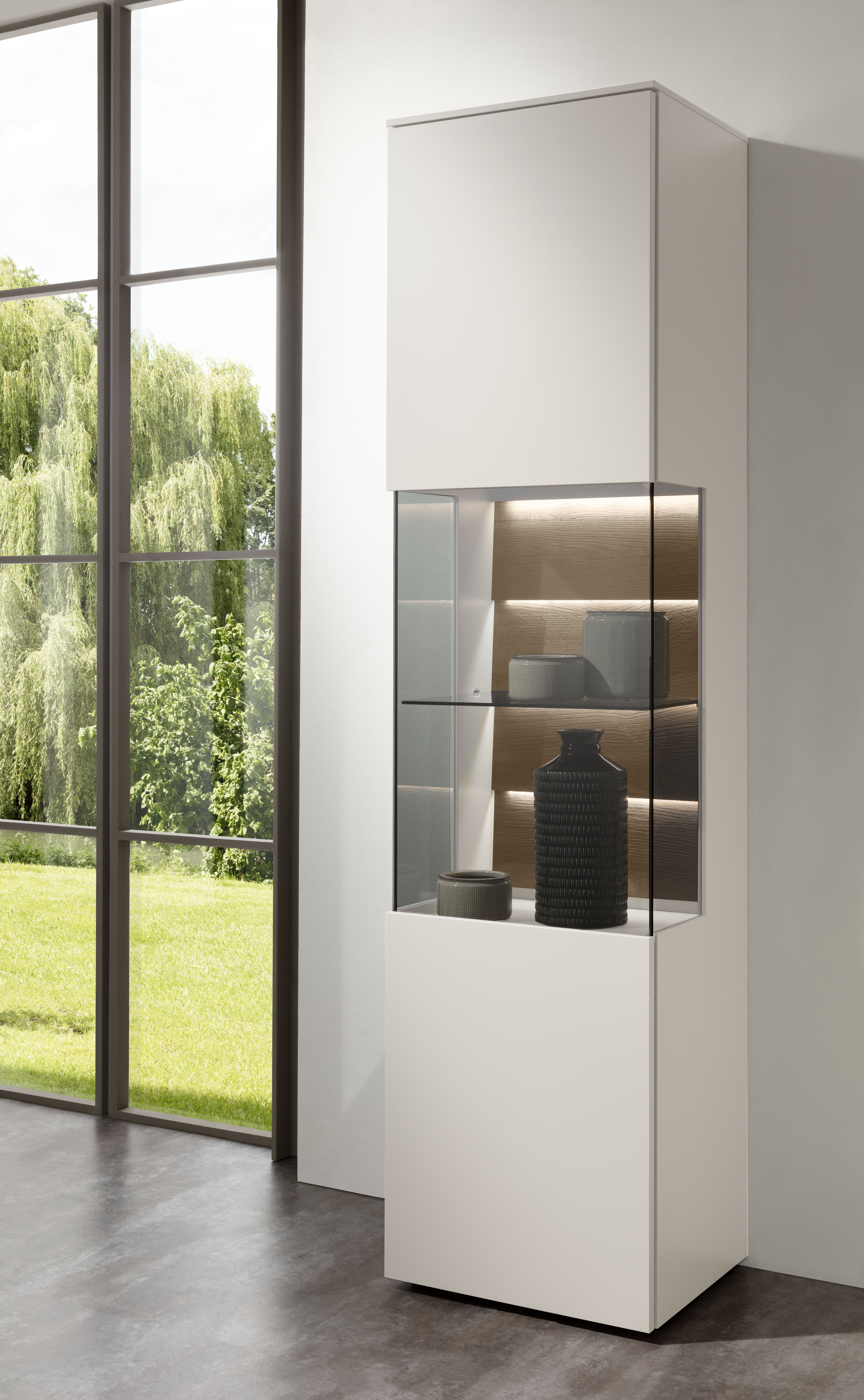 Glasvitrine »Misano Z11«, in Lack fango, Höhe 196,8 cm, wahlweise mit Beleuchtung