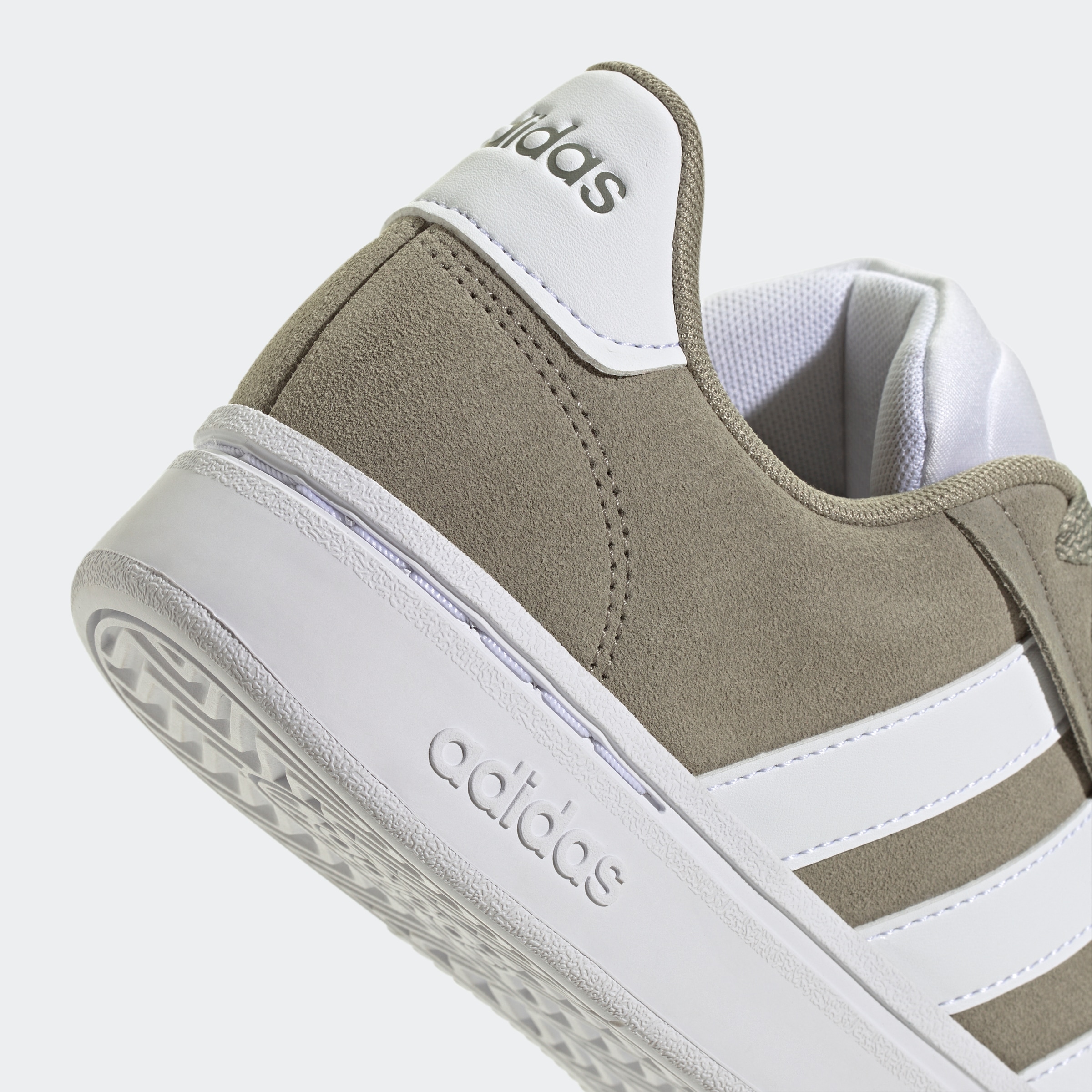 adidas Sportswear Sneaker »GRAND COURT ALPHA«, Design inspiriert vom adidas Campus 00