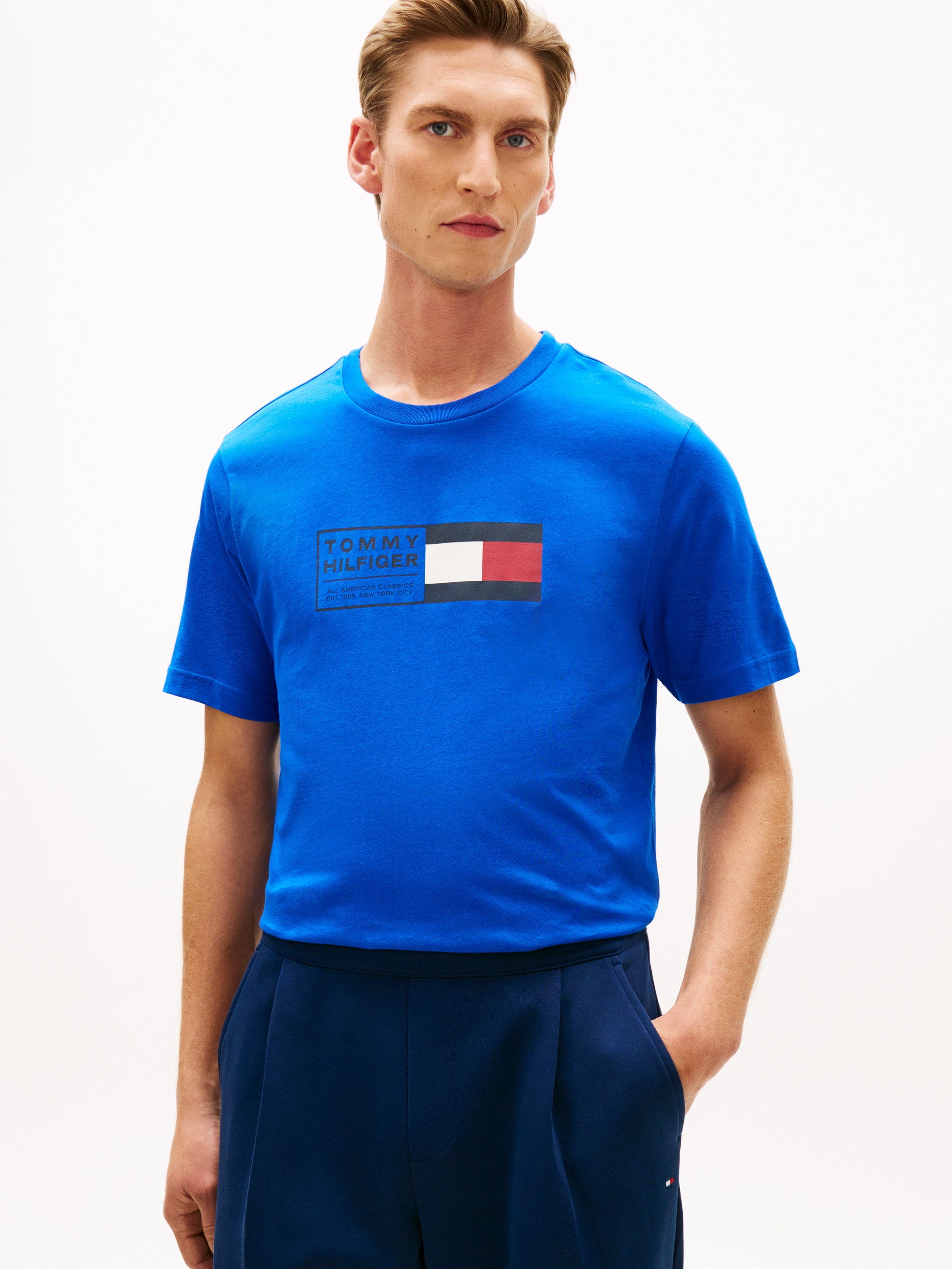 Tommy Hilfiger T-Shirt "BRAND LOVE TEXT BOX" regular fit, gerippter Rundhal günstig online kaufen