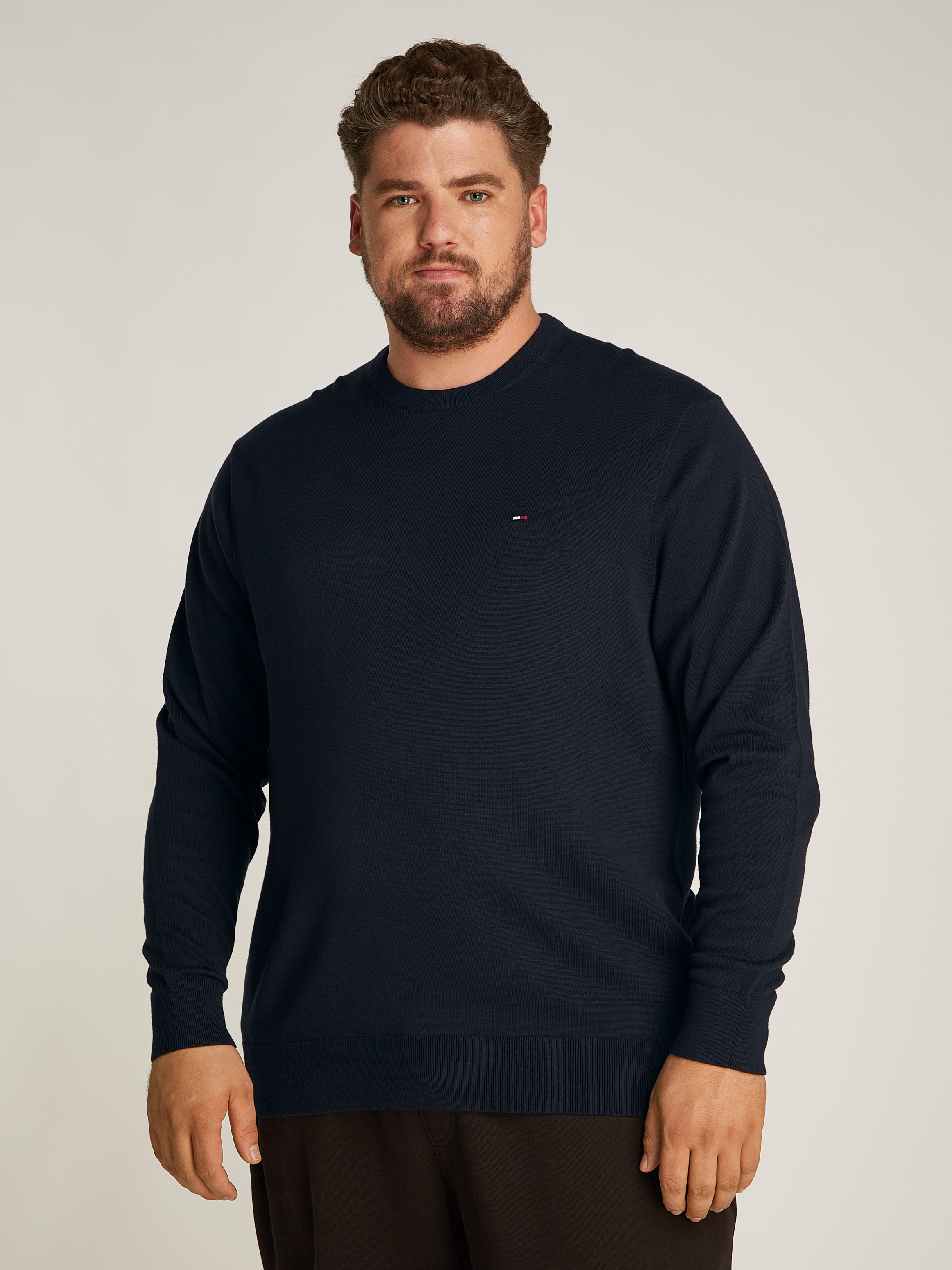 Tommy Hilfiger Big & Tall Rundhalspullover »BT-ESSENTIAL COTTON CREW NECK-B«, in Großen Größen, Logostickerei