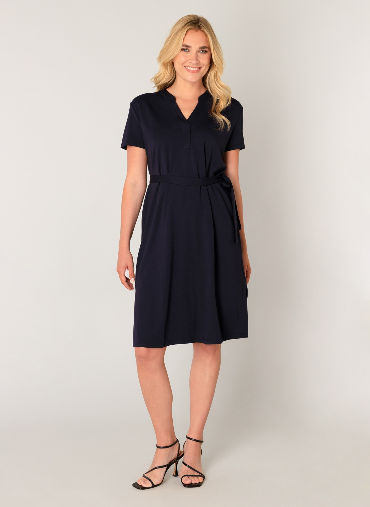 Base Level Sommerkleid »YEN«, mit Bindegürtel