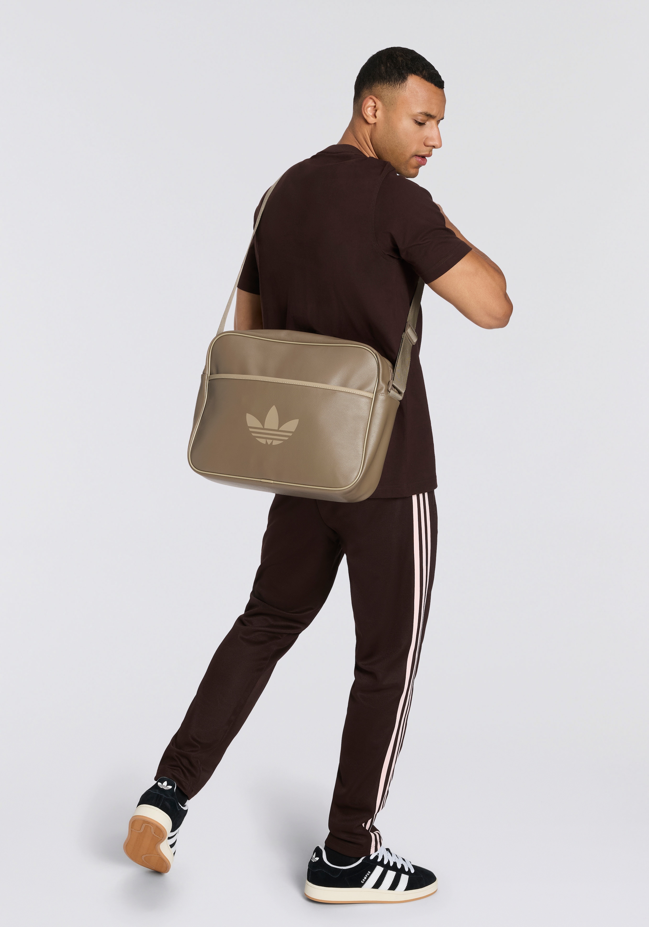 adidas Originals Sporttasche »AIRLINER« Schultertasche im angesagten Retrolook