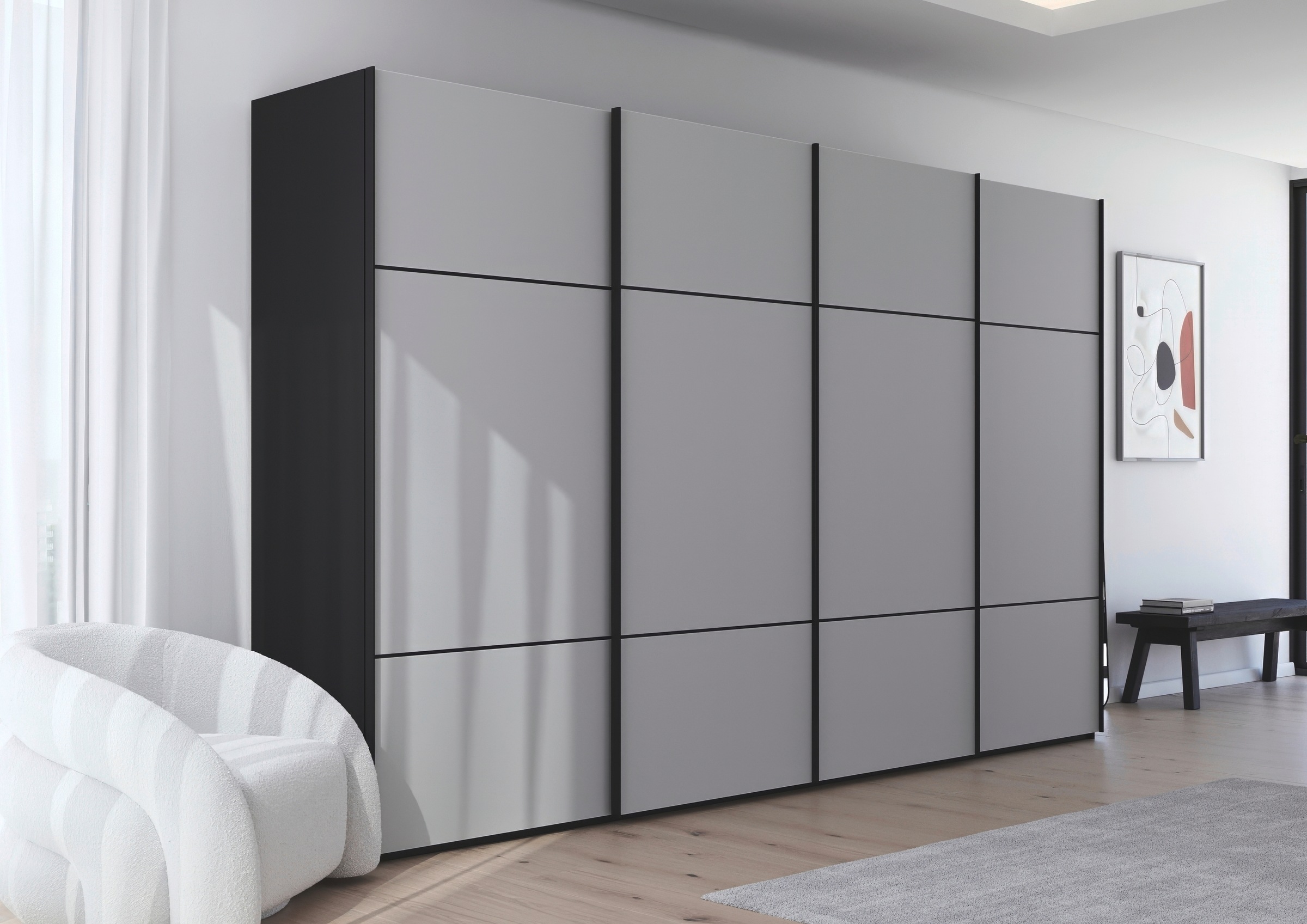 rauch Schwebetürenschrank »Kleiderschrank Schrank Garderobe Schlafzimmerschrank SCALE-TRIO«, edle dreigeteilte Front mit 2 Zierleisten Glasfront MADE IN GERMANY