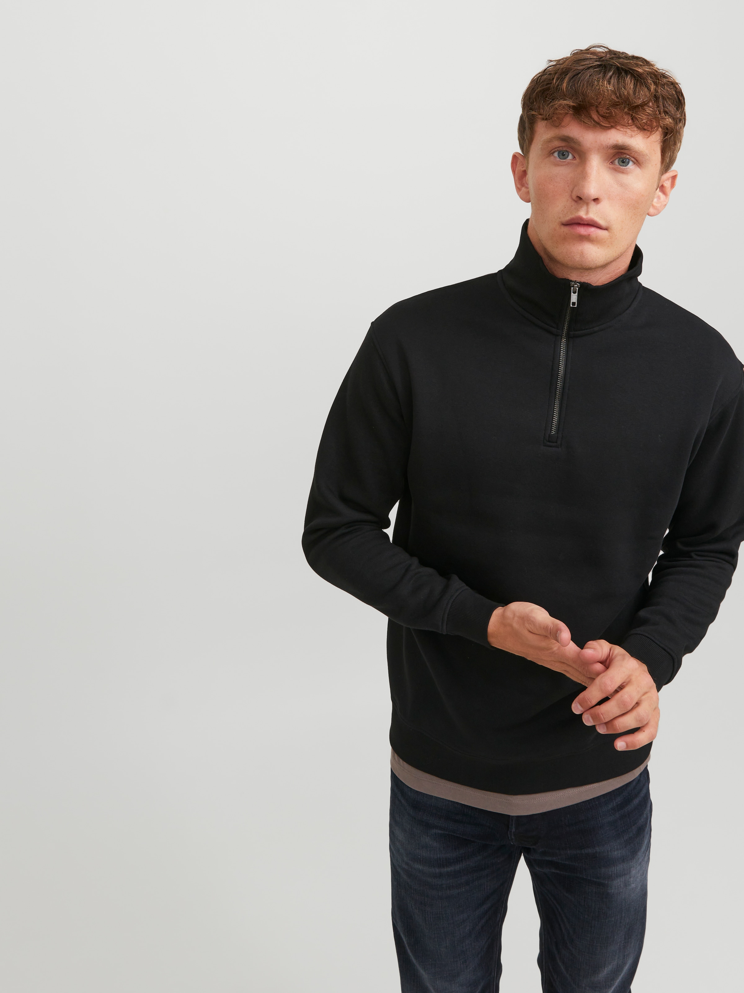 Jack & Jones Sweatshirt »JJEBRADLEY SWEAT HALF ZIP NOOS«, mit Troyer Kragen
