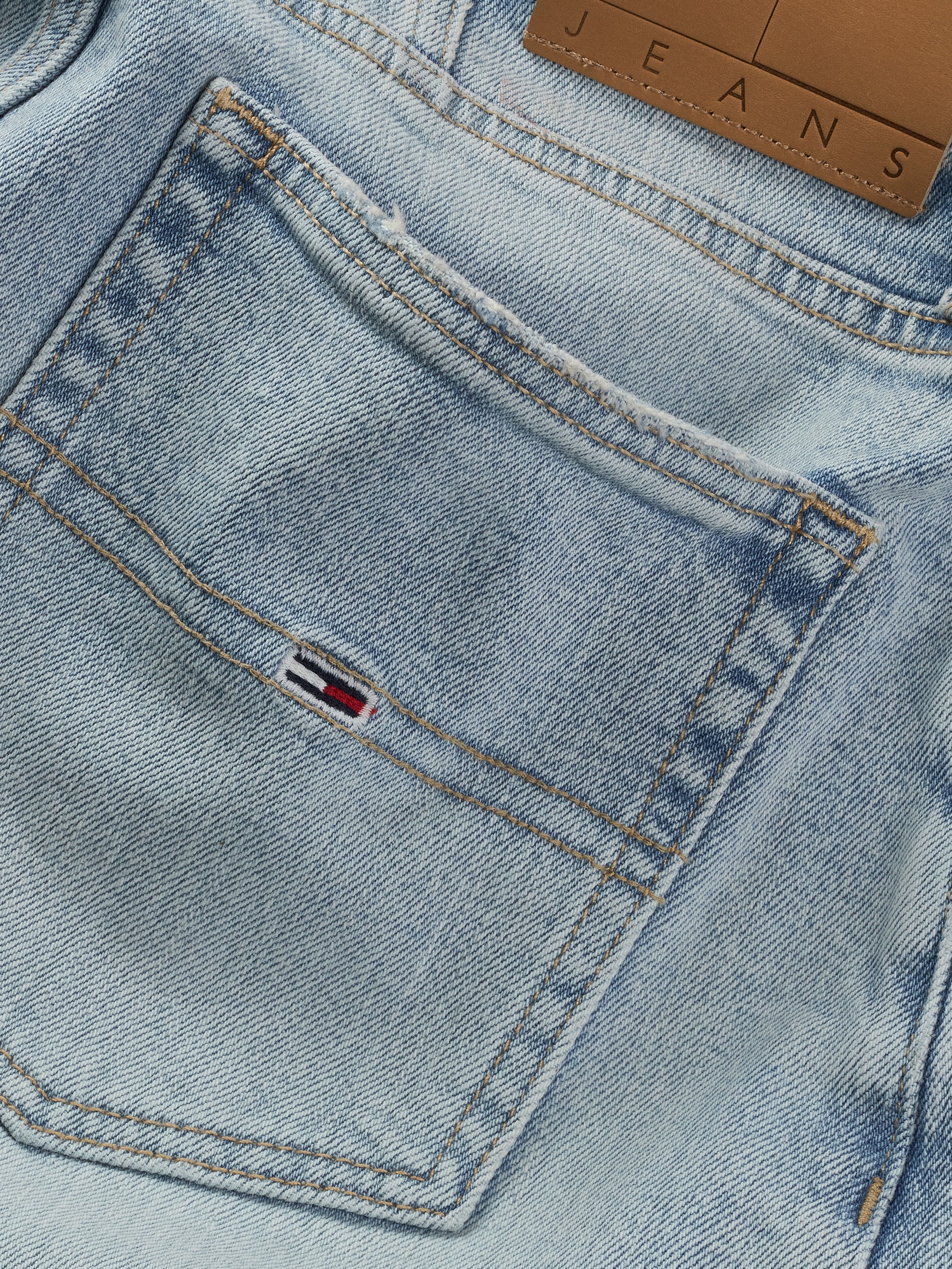 Tommy Jeans Mom-Jeans »MOM JEAN UH TPR«, mit Logo-Stickereien, in knöchelfreier Länge