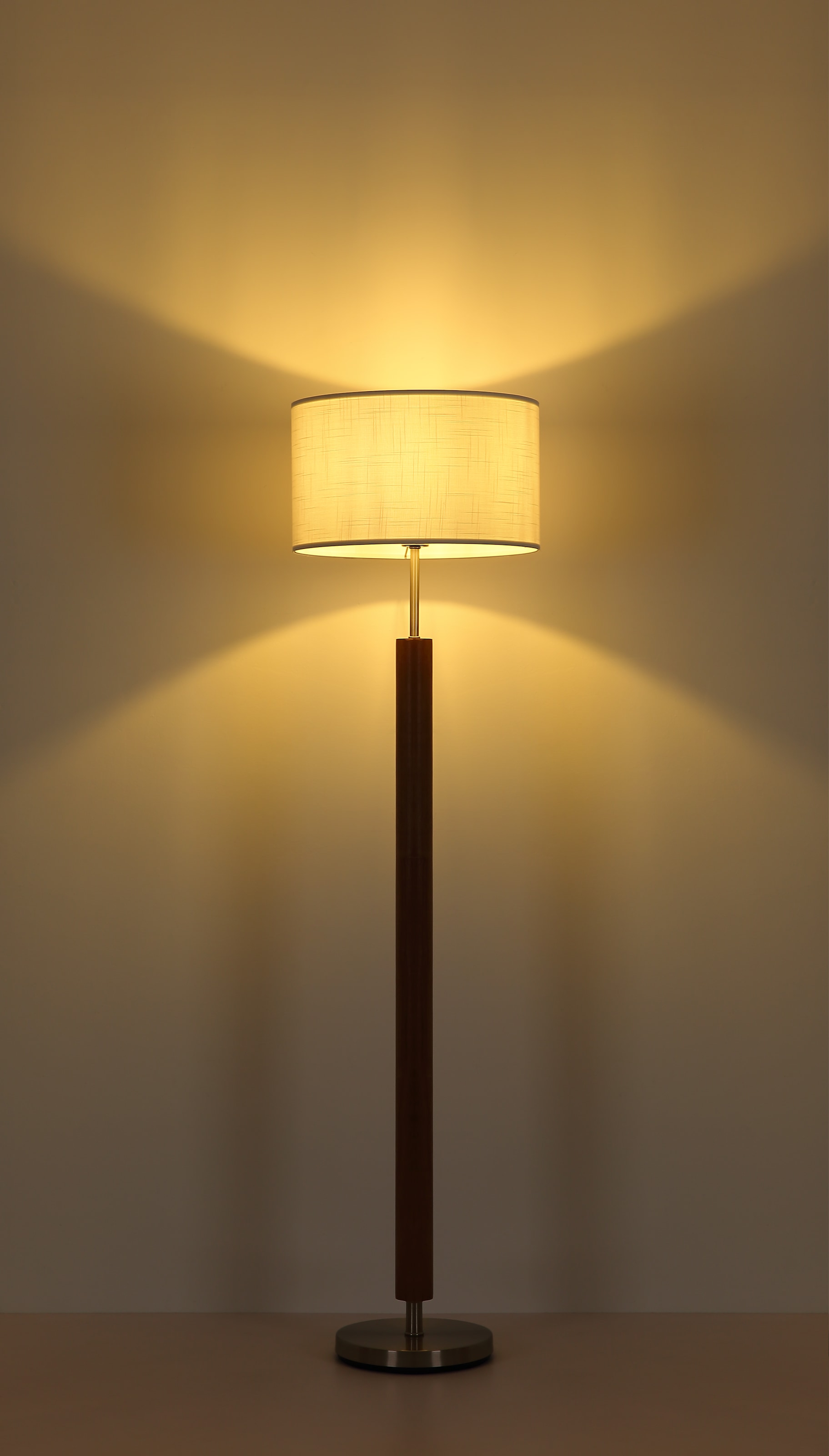 NOWA Stehlampe »MILA« E27 1 Stk. Dunkles Holzelement, zeitloses Design