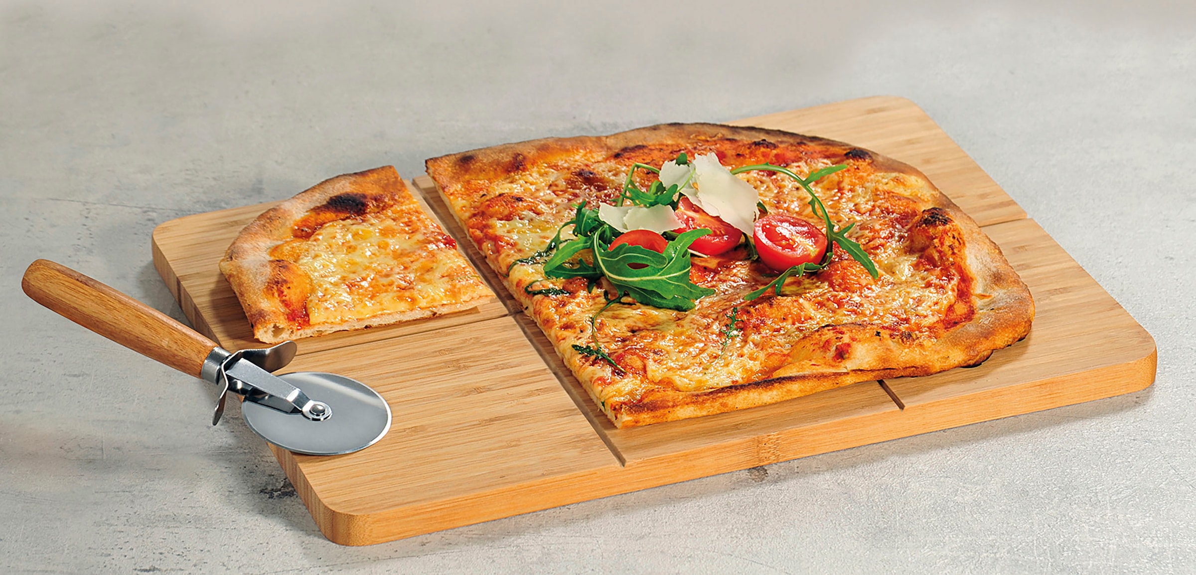 KESPER® Schneidebrett, (Set, 2 St.), aus FSC®-zertifiziertem Bambus, inkl. Pizzaschneider