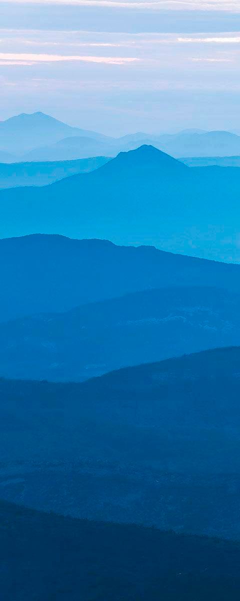 Komar Vliestapete "Blue Mountain", (Breite x Höhe), Vliestapete, 100 cm Bahnbreite