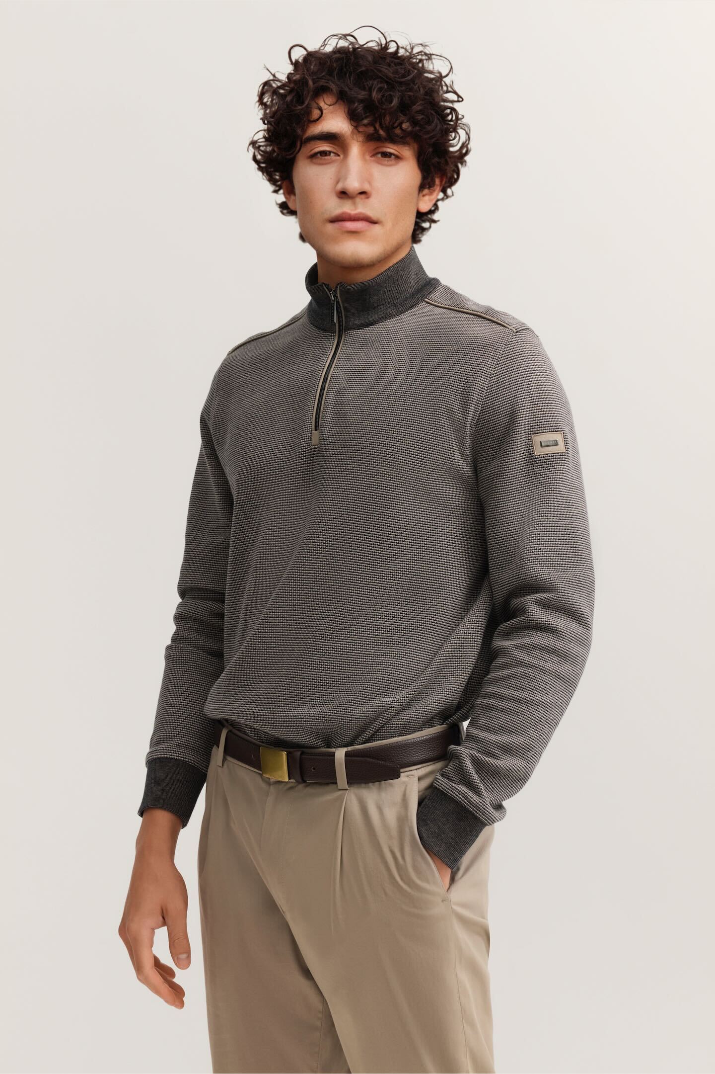 bugatti "Zeitlos" im Materialmix Modern Fit