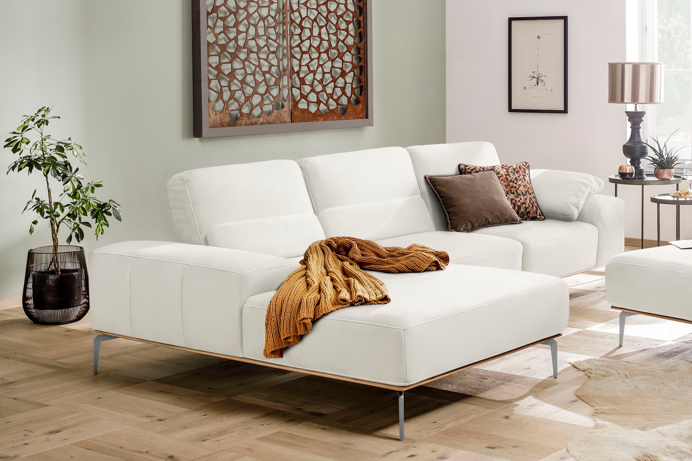 Ecksofa »run«, mit elegantem Holzsockel, Füße in Chrom glänzend, Breite 319 cm