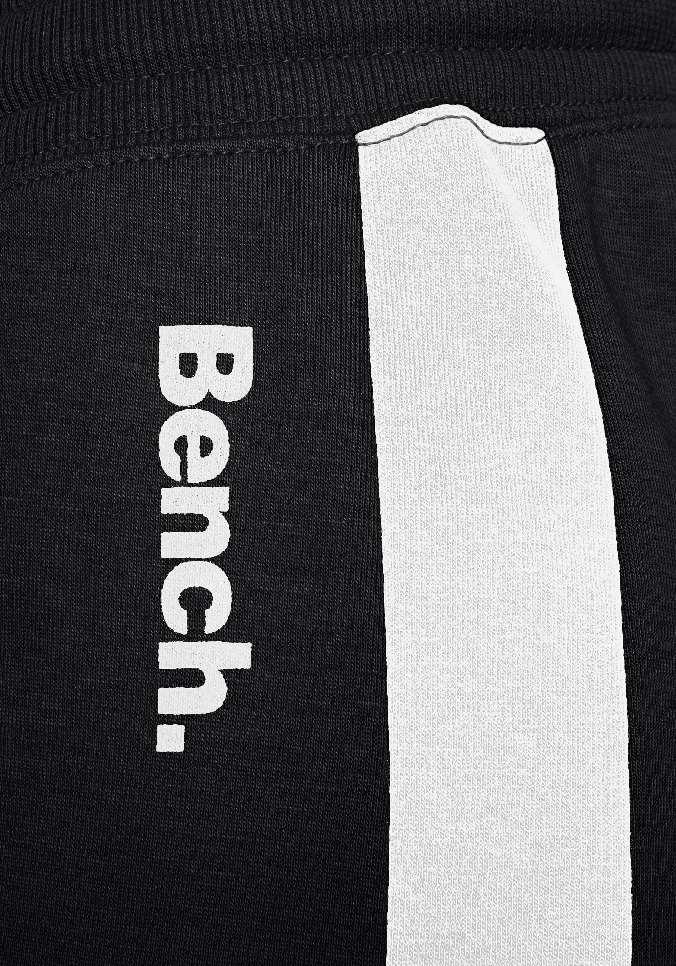Bench. Loungewear Loungehose, mit Seitenstreifen und geradem Bein, Loungewear