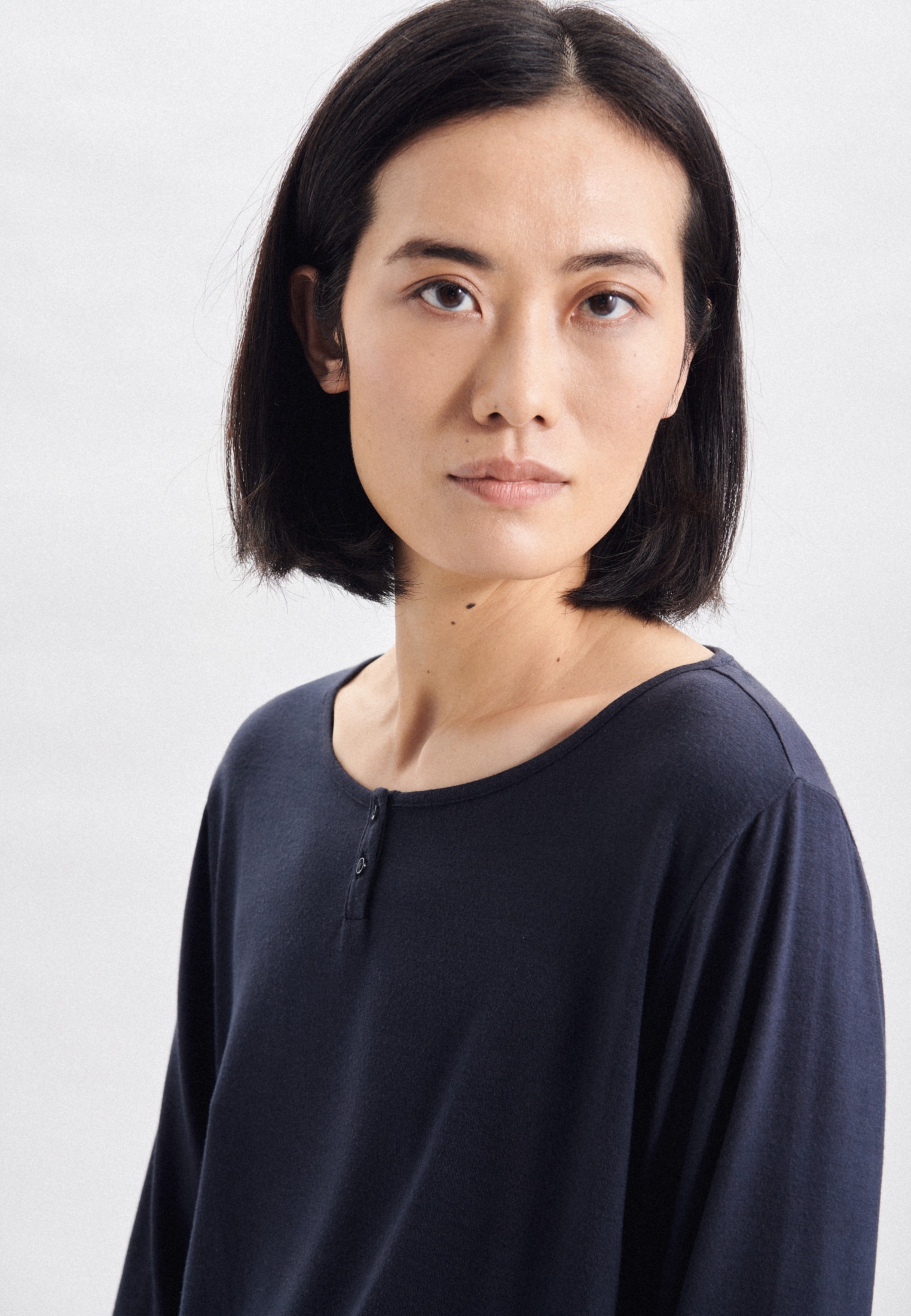 Thumbnail - seidensticker Langarmshirt "Schwarze Rose" Langarm Henley Uni