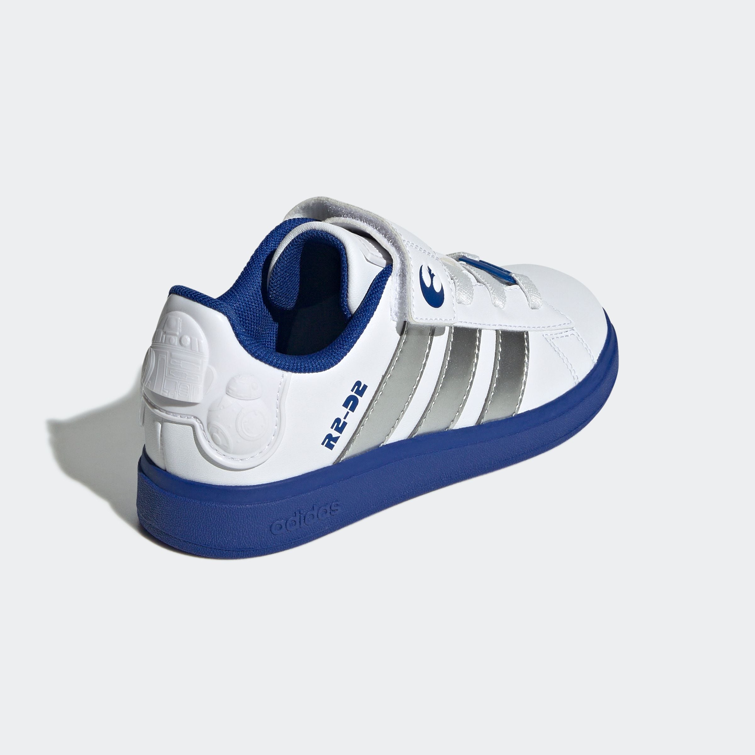 adidas Sportswear Sneaker »ADIDAS X STAR WARS GRAND COURT 2.0«, Design auf den Spuren des adidas Superstar