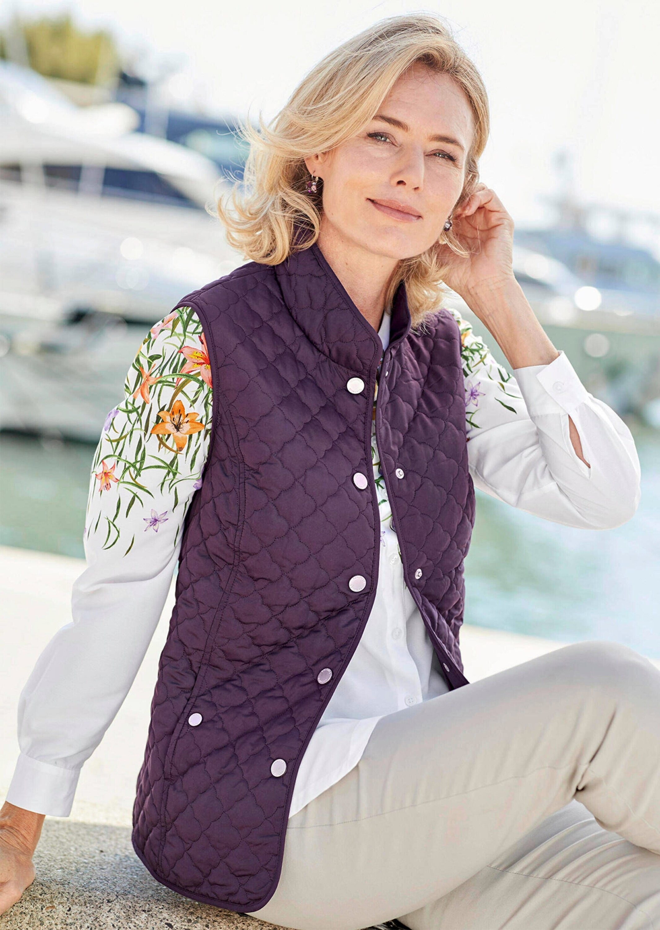 Thumbnail - GOLDNER Kurzweste "Kurzgröße Sportive Steppweste" Druckknöpfe mit hochwertiger GOLDNER-Gravur