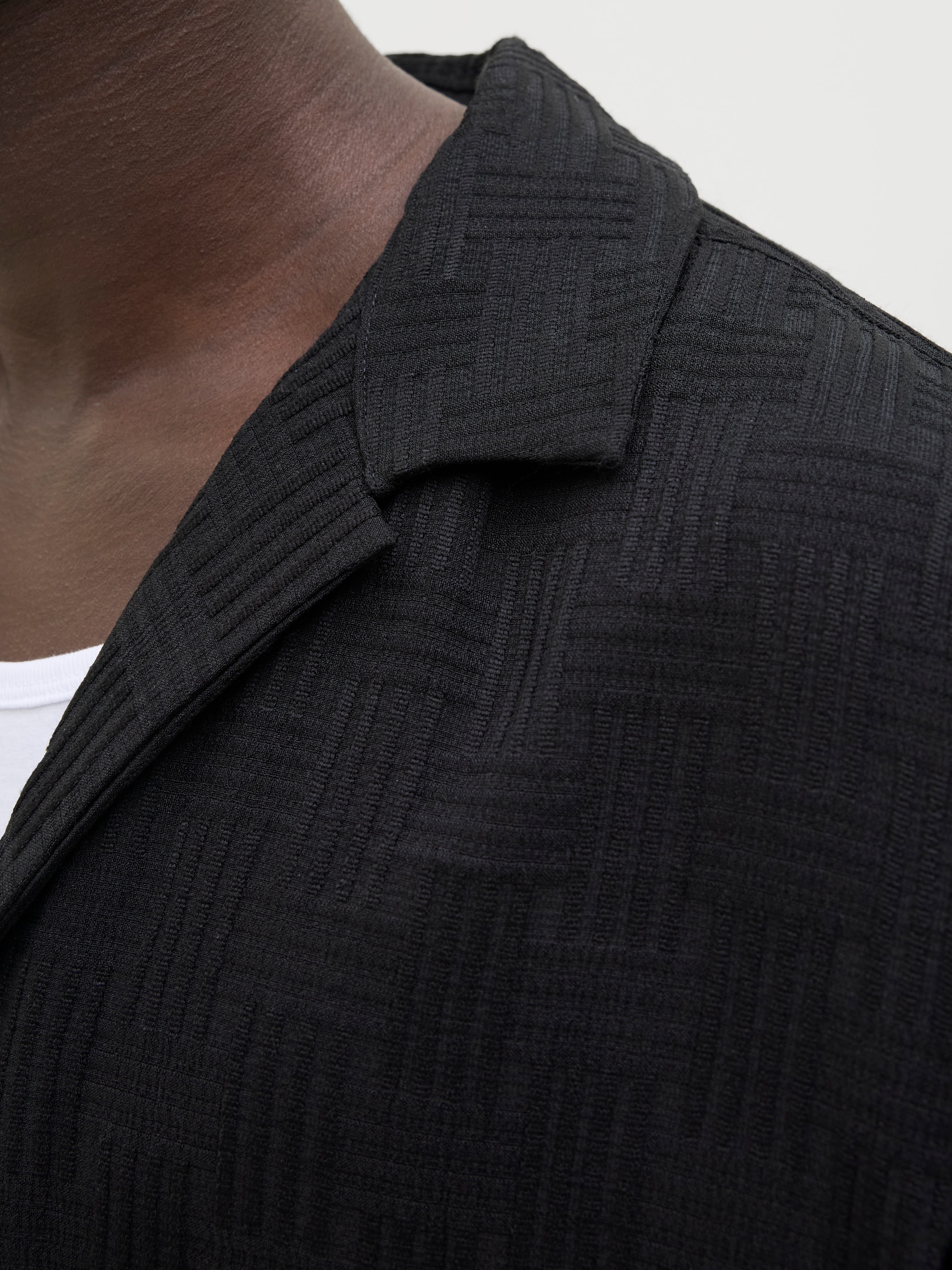 Jack & Jones Kurzarmhemd »JJEMATTEO RESORT SHIRT SS SN«, mit Resort Kragen