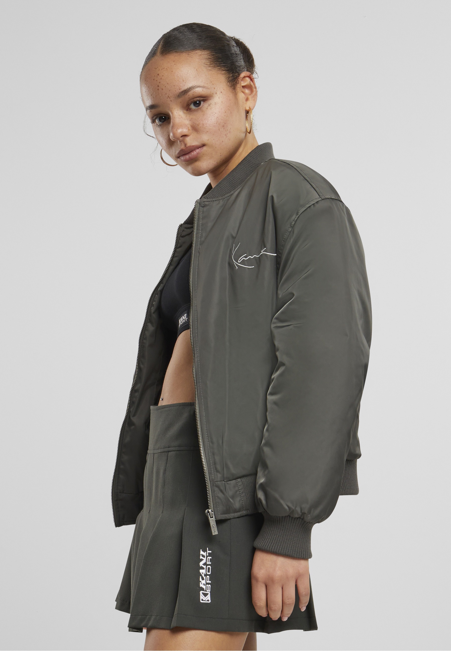 Karl Kani Bomberjacke »Karl Kani Karl Kani Chest Signature Bomber Jacket« 1 Stk. tlg. ohne Kapuze