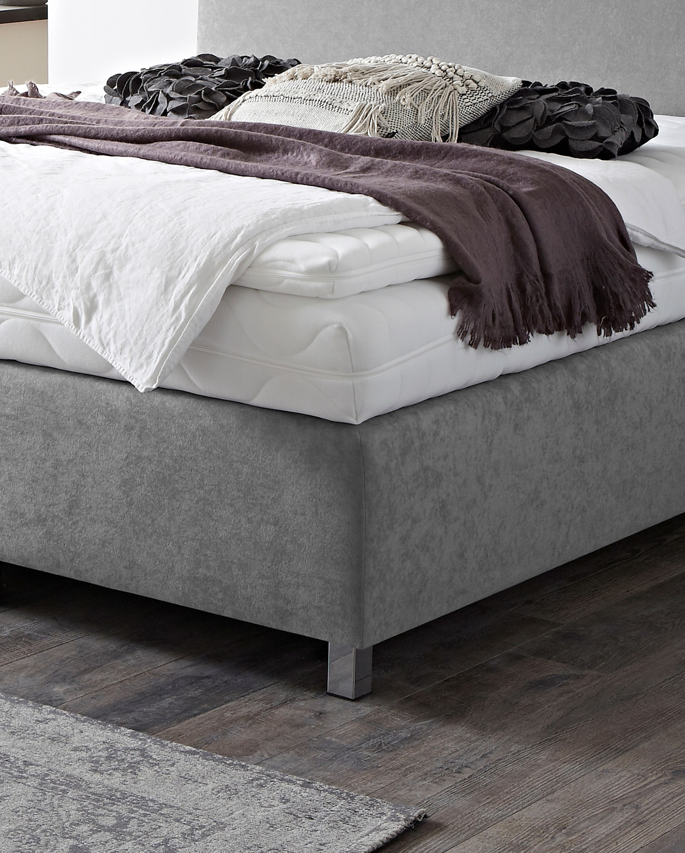 Westfalia Schlafkomfort Boxspringbett »Florenz in den Breiten 160x200, 180x200cm & 200x200cm« Verchromte Metallfüße, die die Kopfteilform aufgreifen