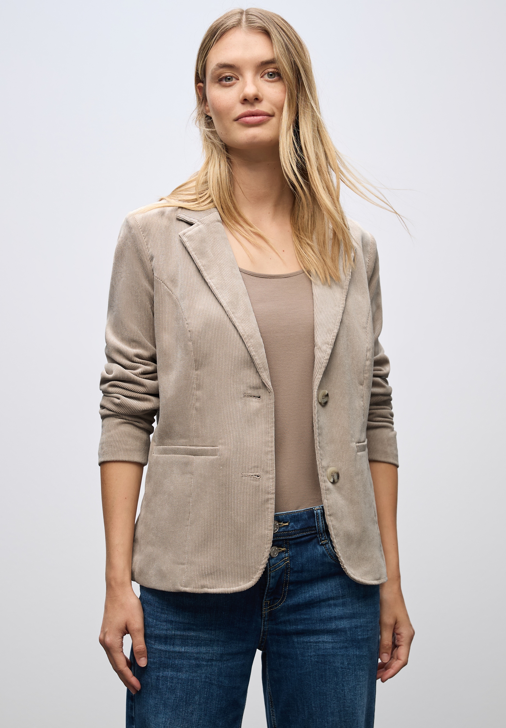 STREET ONE Kurzblazer, mit Reverskragen und aus Cord günstig online kaufen