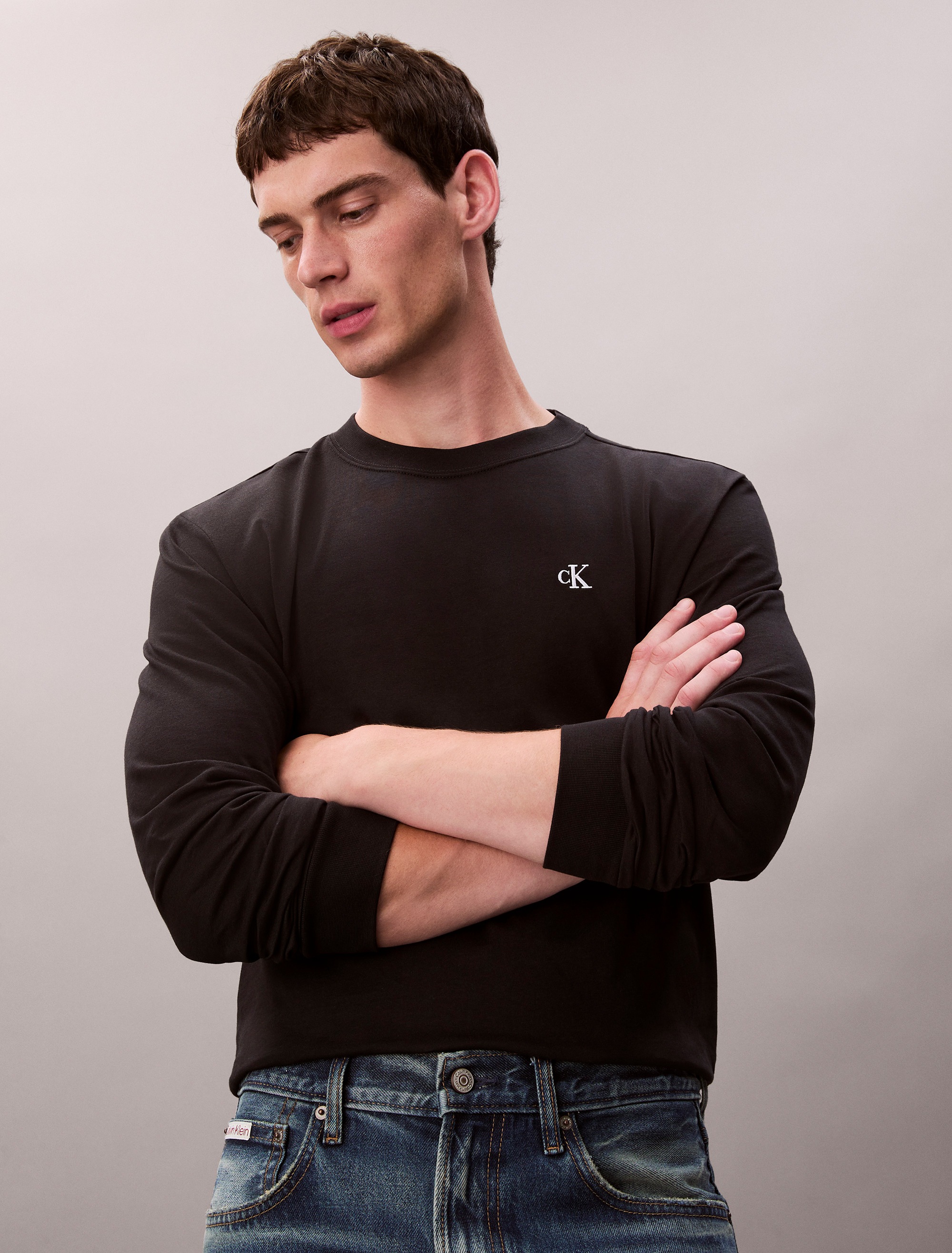Calvin Klein Jeans Langarmshirt »LS EASY MONOGRAM TEE«, Mit Rundhalsausschnitt, regular fit