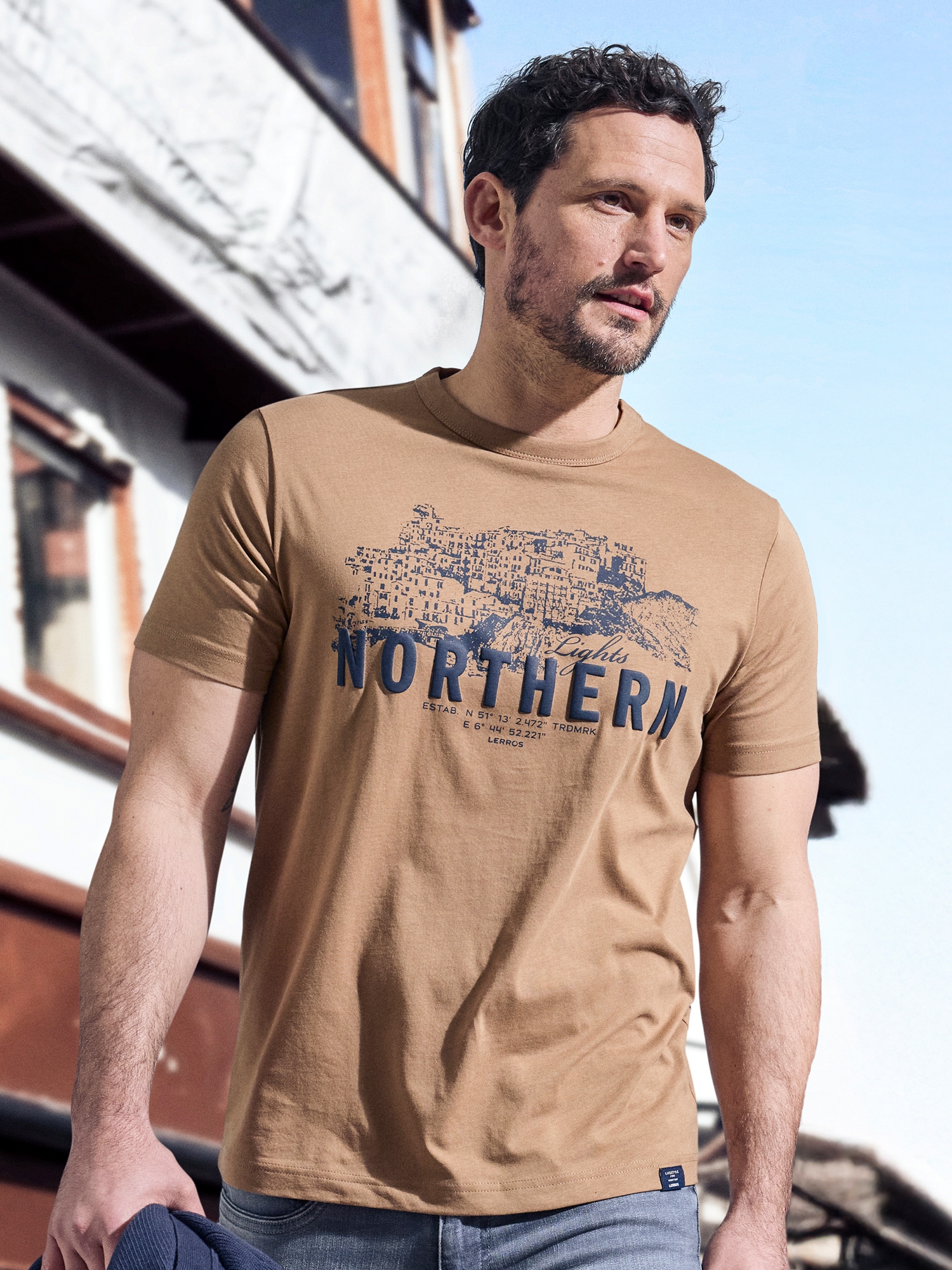 LERROS T-Shirt »LERROS Unifarbenes T-Shirt mit Brustprint«