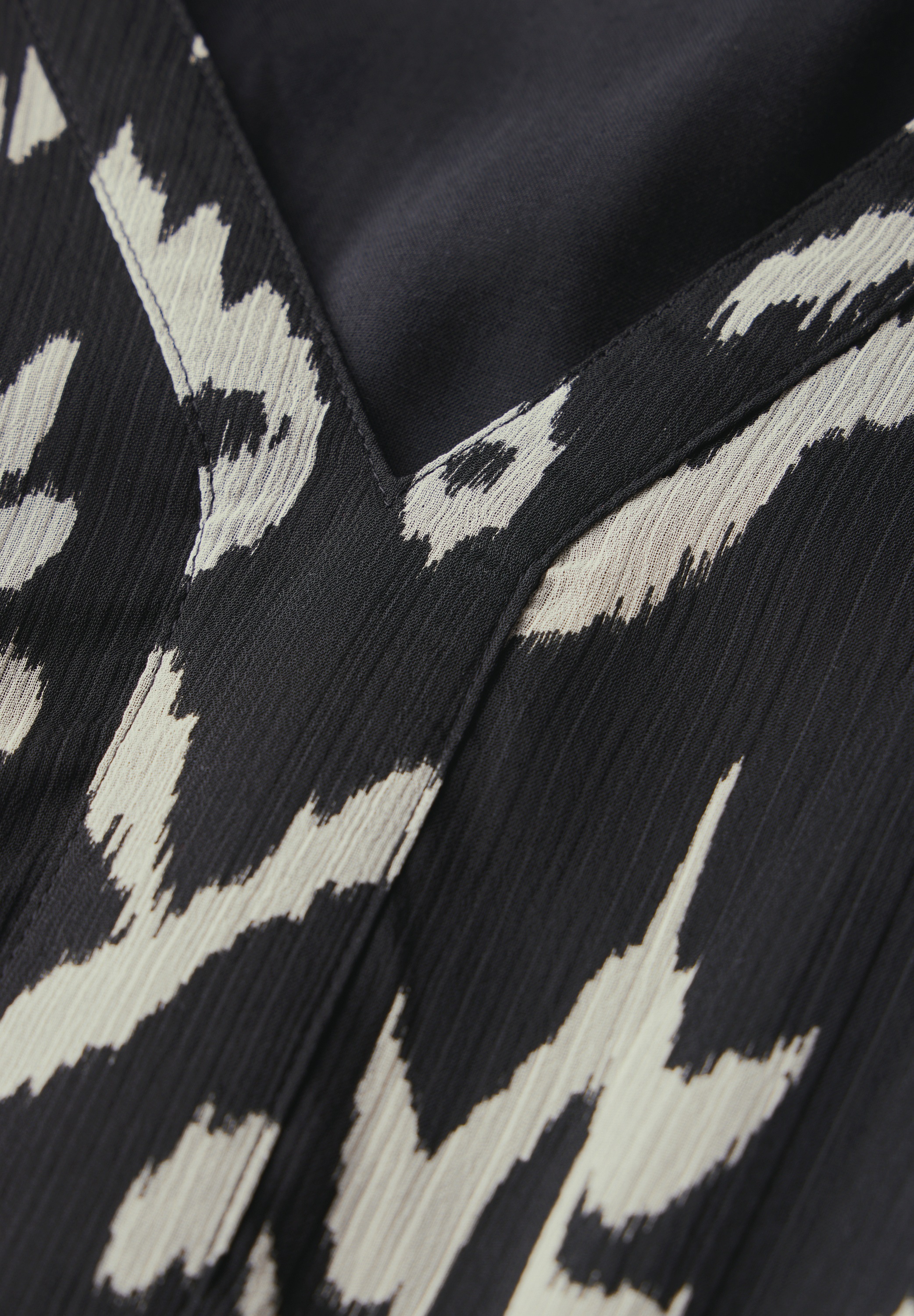 STREET ONE STUDIO Midikleid, mit grafischem Muster