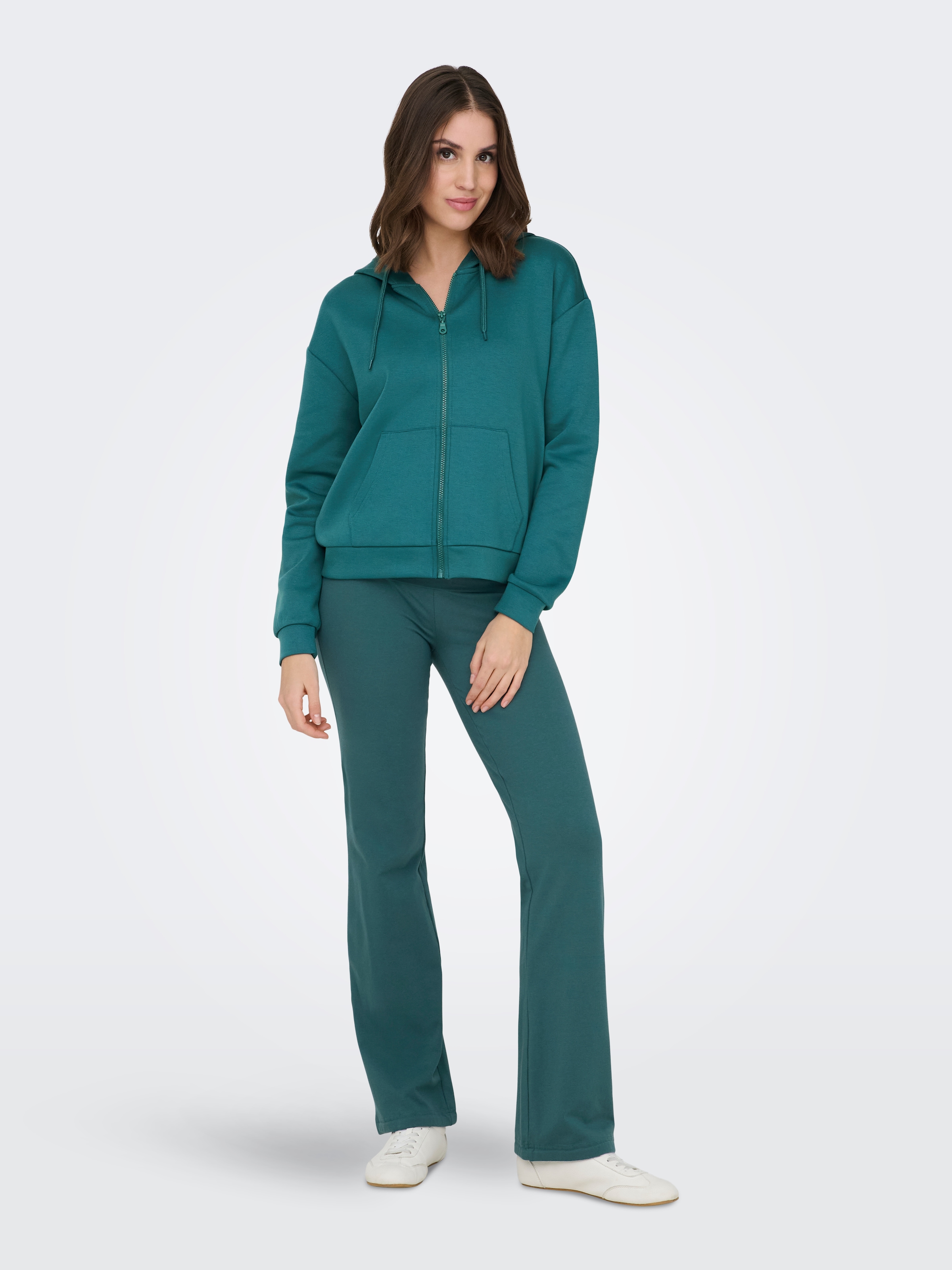 ONLY Play Kapuzensweatshirt »ONPLOUNGE LIFE HOOD FZ LS SWT NOOS«, aus Polyester, Viskose und Elasthan, Regular Fit, mit Reißverschluss
