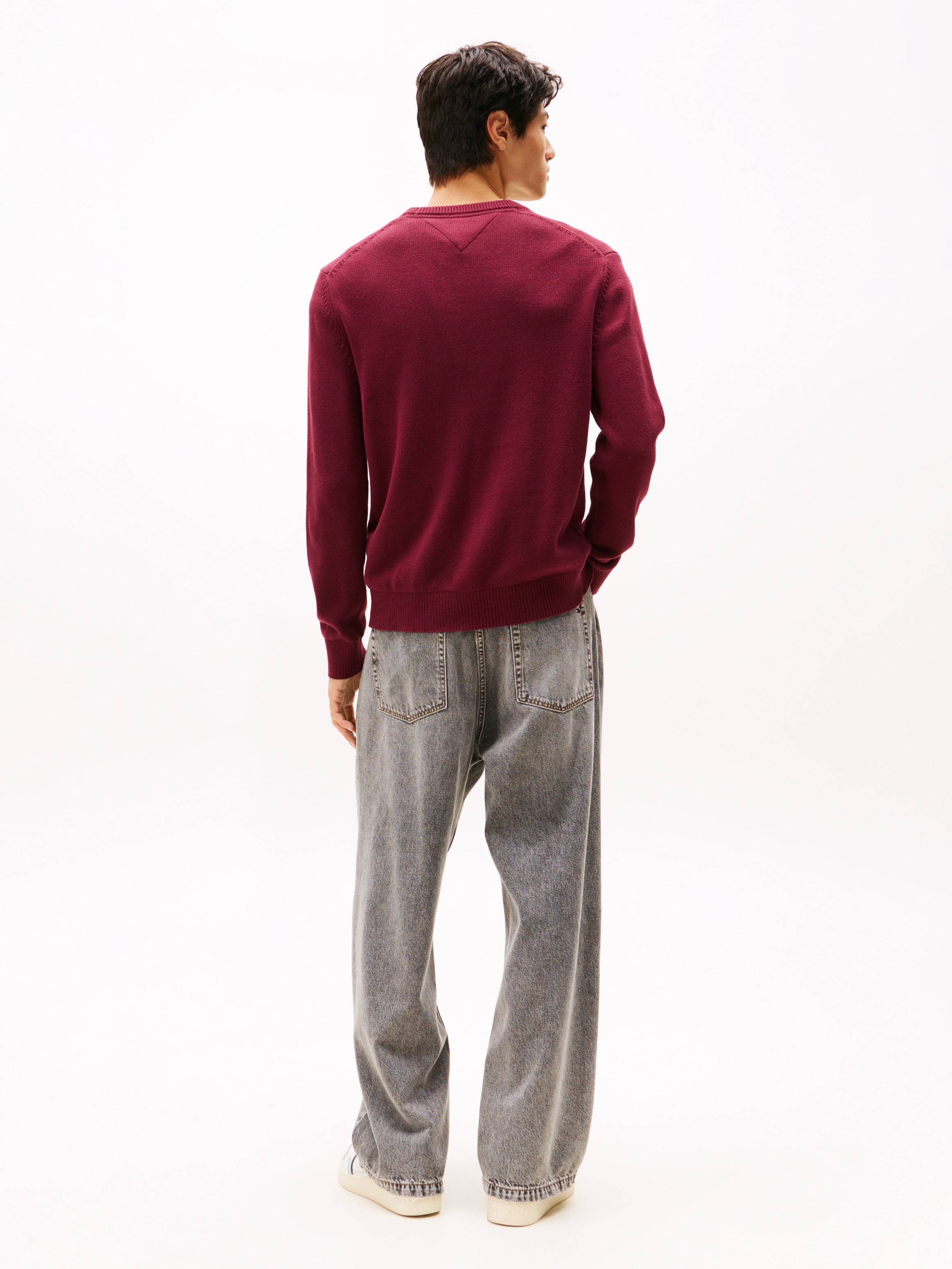 Tommy Jeans Rundhalspullover, Slim fit mit Rundhalsausschnitt