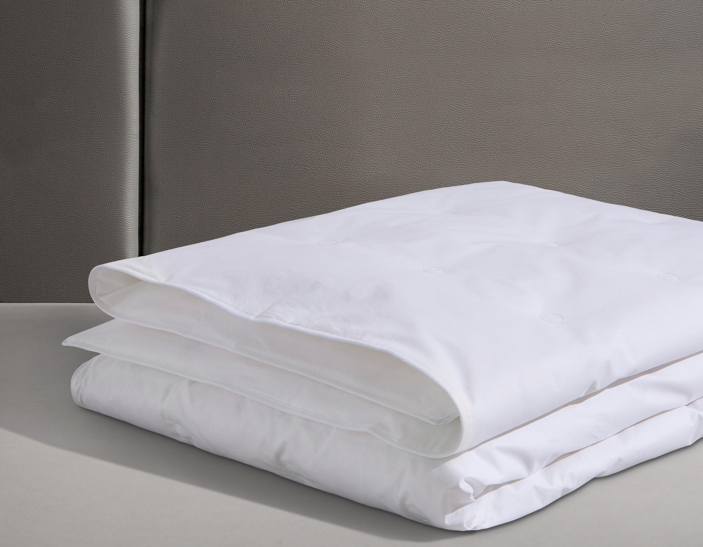 Thumbnail - Balette Daunenbettdecke + Kopfkissen "Lilly" In 4 Wärmeklassen, in Größe 135x200 & 155x220 cm erhältlich.