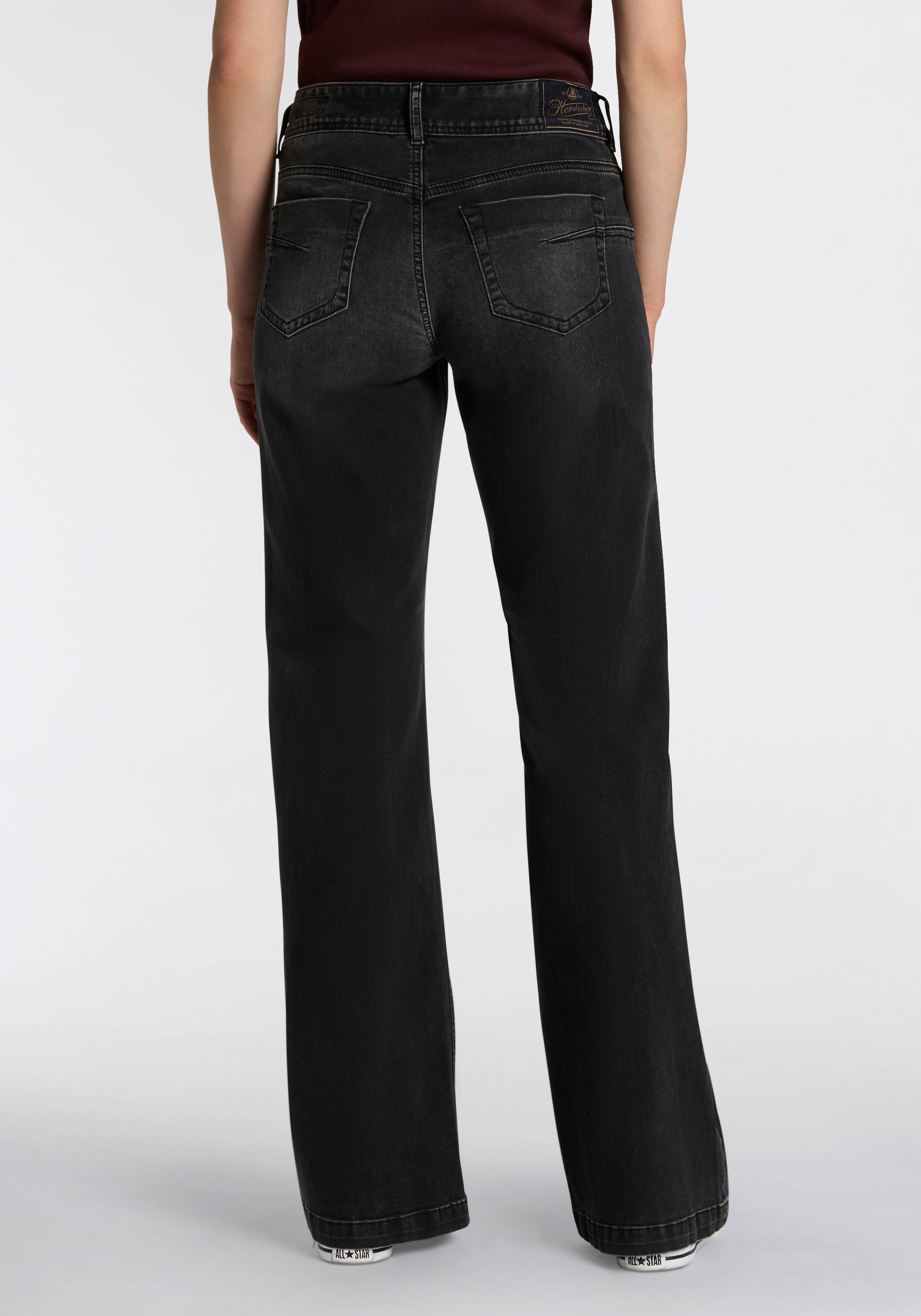 Herrlicher 5-Pocket-Jeans "Edna Recycled Denim Black Light", Flared Fit mit günstig online kaufen