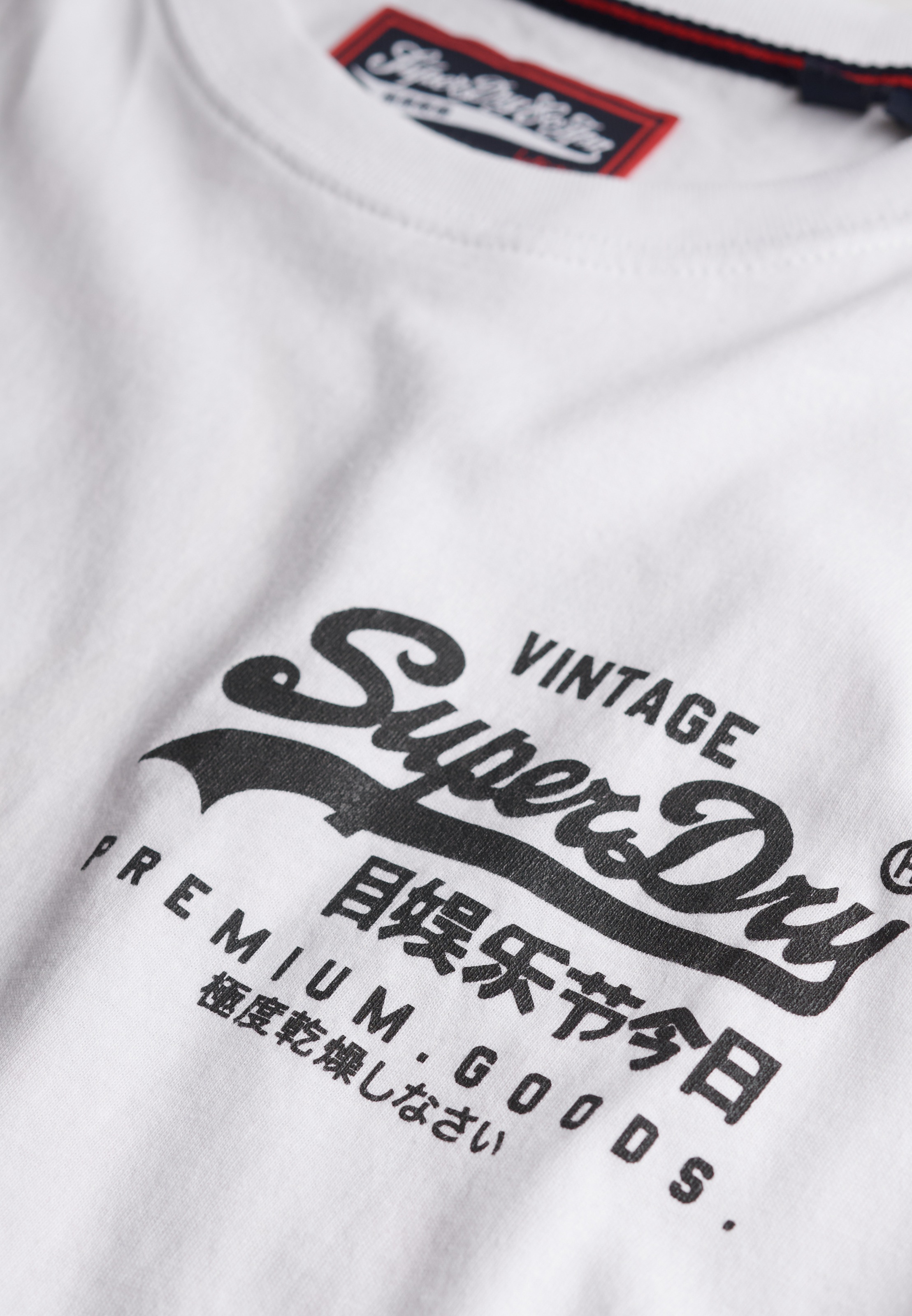 Superdry Rundhalsshirt »VL TOKYO RELAXED TEE«, mit coolem Tattoo-Print