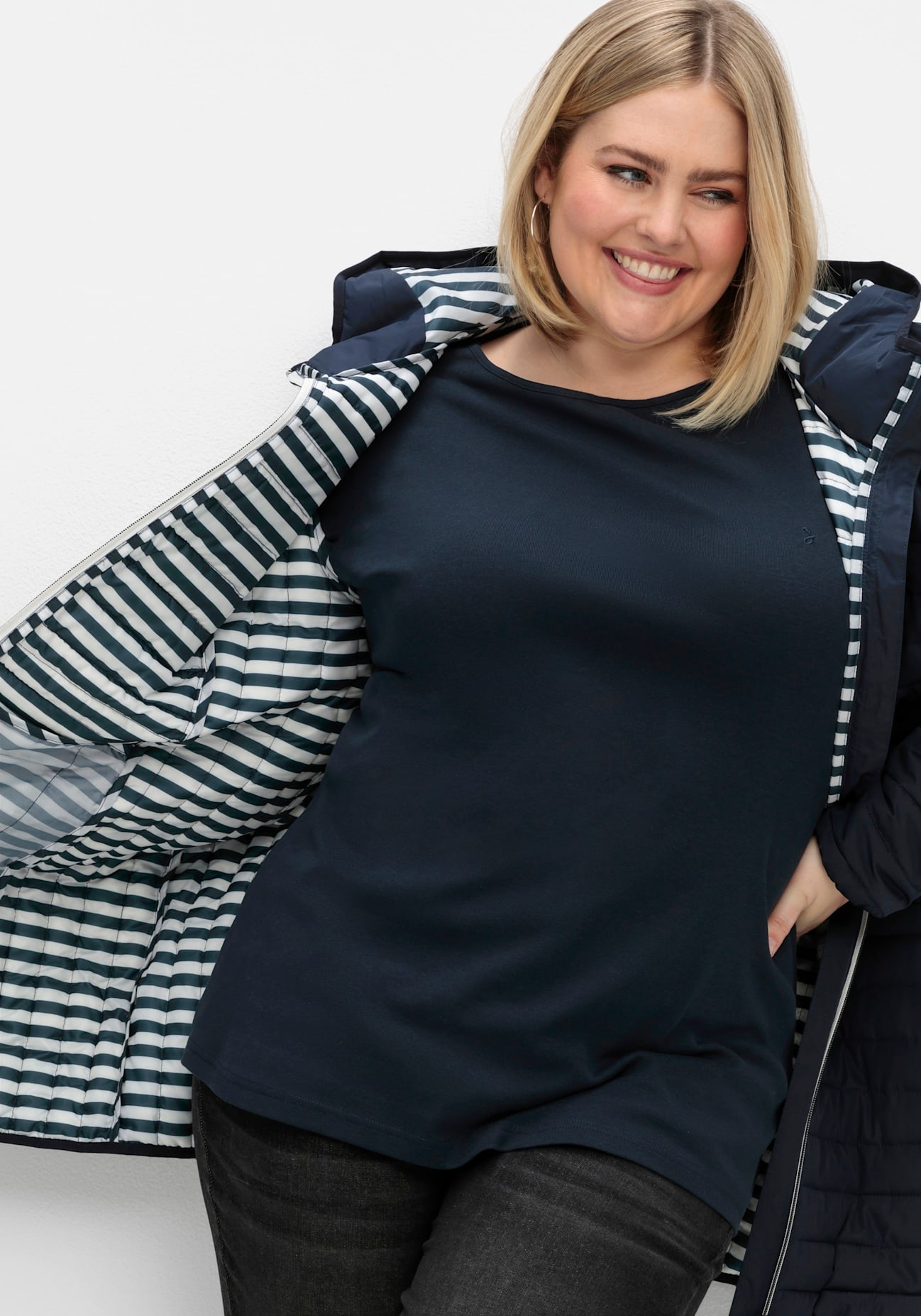 Sheego Steppjacke, mit Kapuze günstig online kaufen