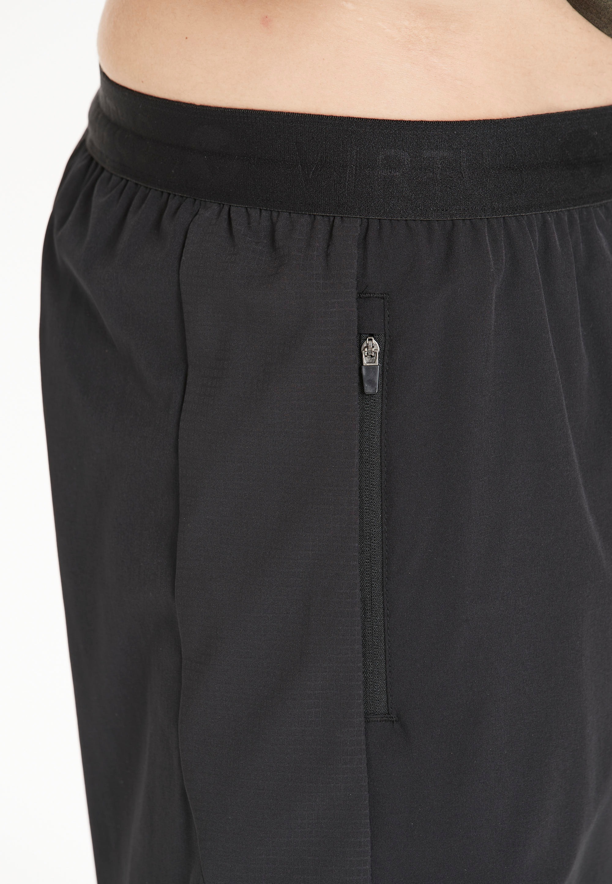 Virtus Shorts »Dylan«, aus atmungsaktivem 4-Wege-Stretch