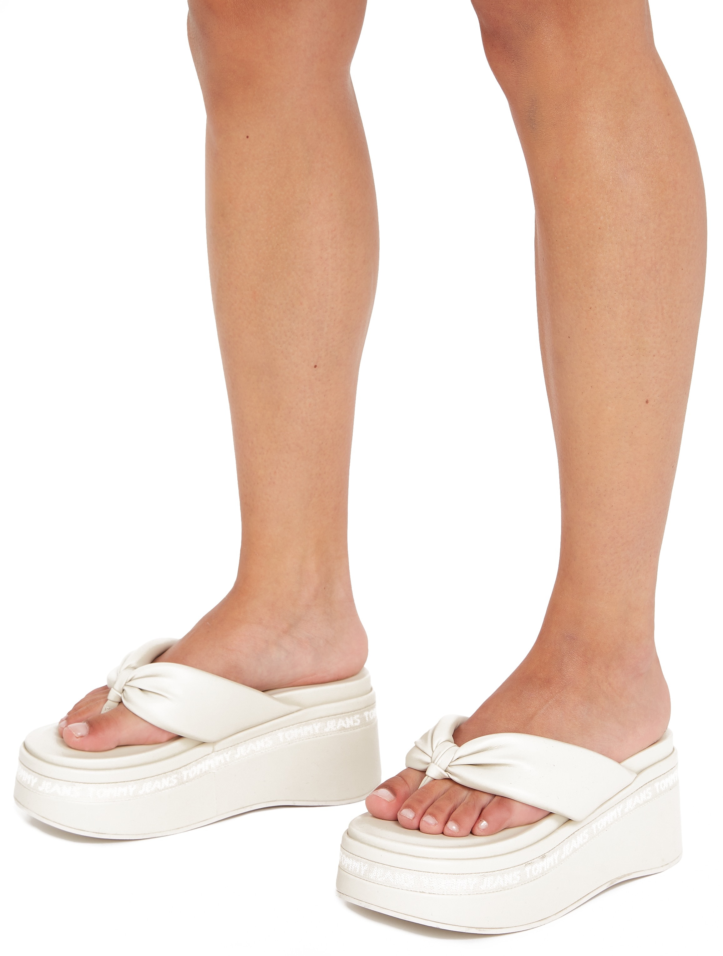 Tommy Jeans Dianette »TJW WEDGE SANDAL«, Keilabsatz, Sommerschuh, Zehentrenner mit weicher Bandage