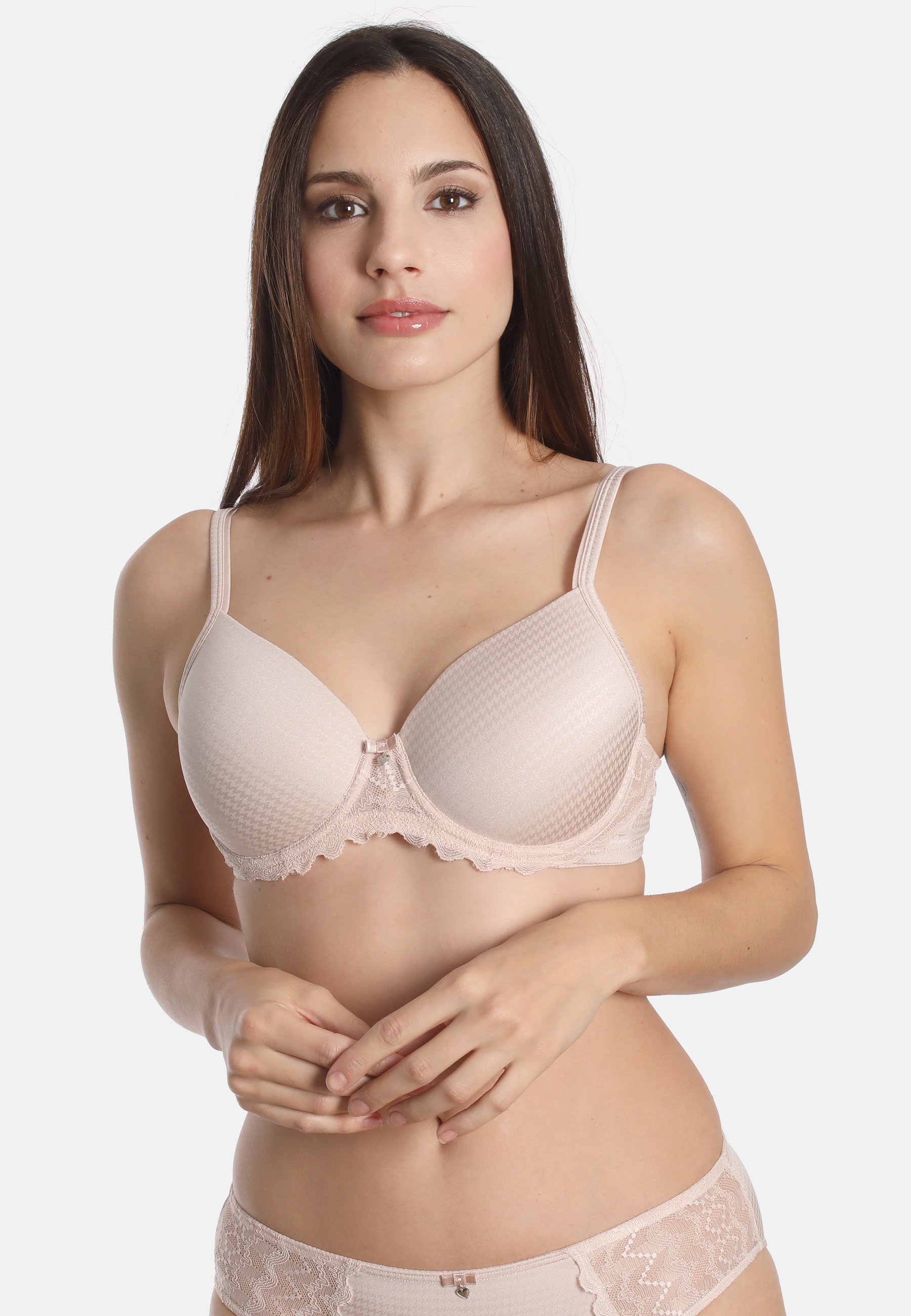 Sassa Schalen-BH "Beautyful Classic" filigrane Spitzenumrandung, graphisches Jaquard-Design