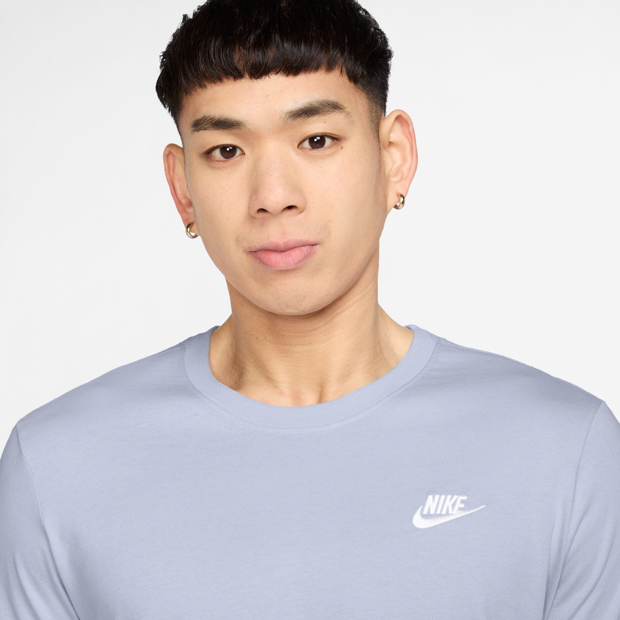 Thumbnail - Nike Sportswear T-Shirt "Nike Sportswear Club Mens T-Shirt"