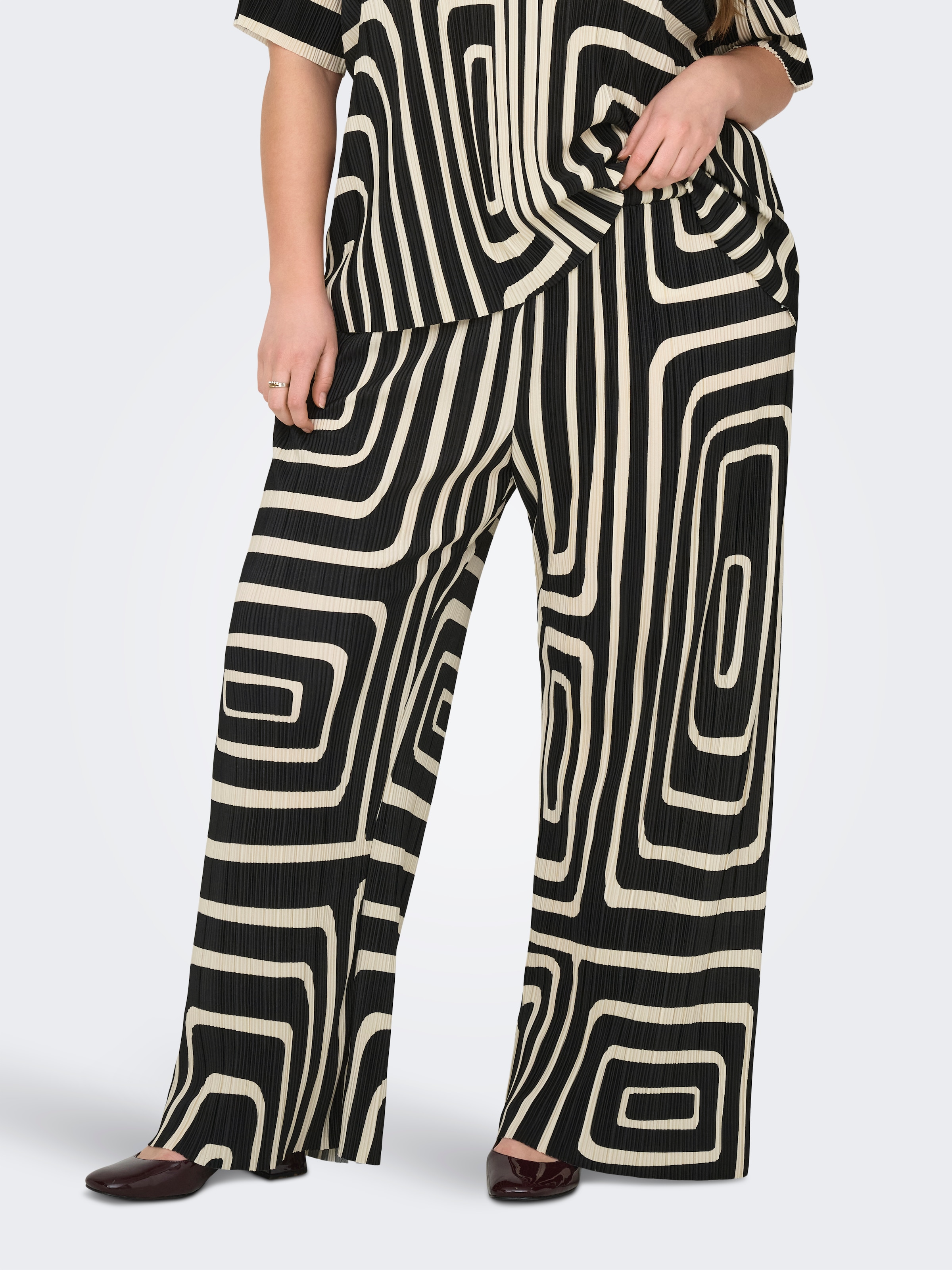 ONLY CARMAKOMA Schlupfhose "CARRAVENNA PLISSE AOP PANT JRS NOOS" günstig online kaufen