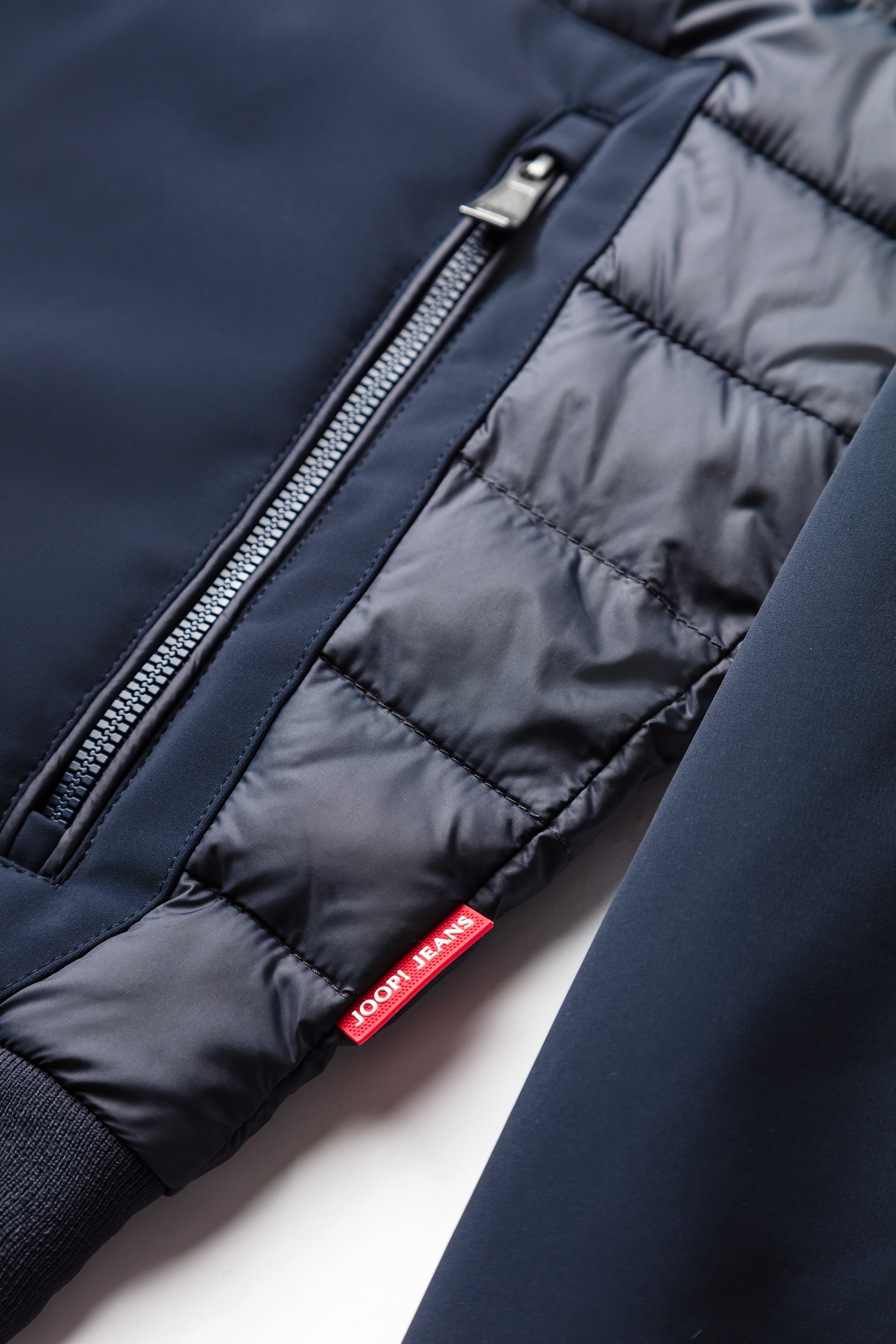 Joop Jeans Kapuzenfleecejacke »Joel«, mit Kapuze, Steppoptik auf der Vorderseite, Logopatch am Ärmel