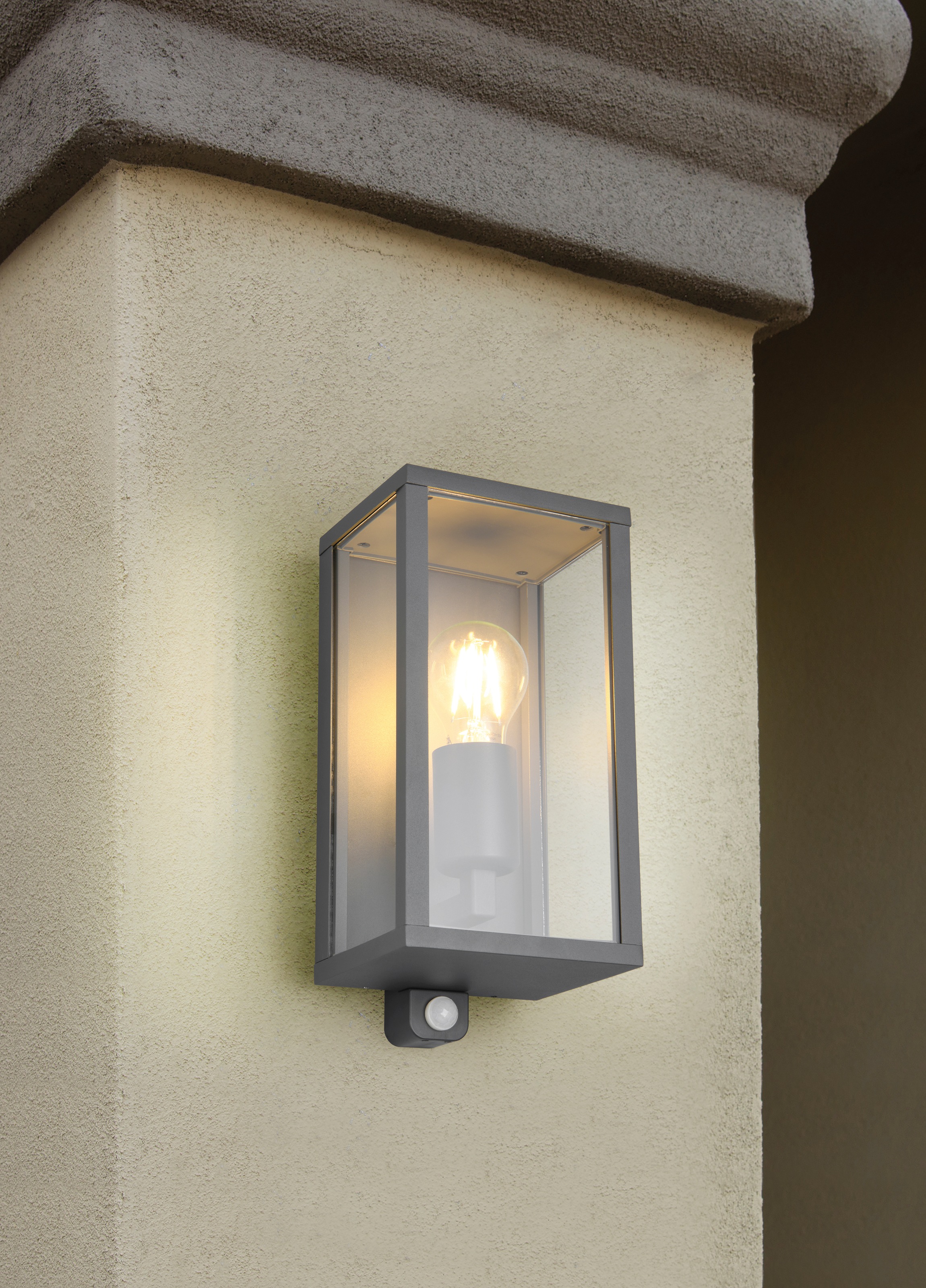TRIO Leuchten Außen-Wandleuchte »GARONNE, Outdoor Wandlampe exkl 1x E27 max 60W, Hauswand-Leuchte« E27 1 Stk. warmweiß - kaltweiß Garten Wandleuchte IP44 mit Bewegungsmelder, Leuchtdauer einstellbar