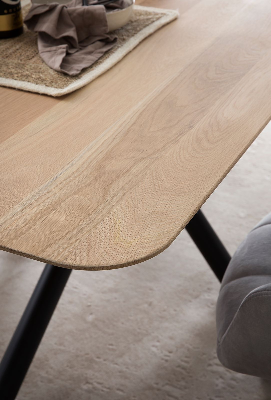 Thumbnail - Home affaire Esstisch aus massiver Eiche mit robustem Metallgestell