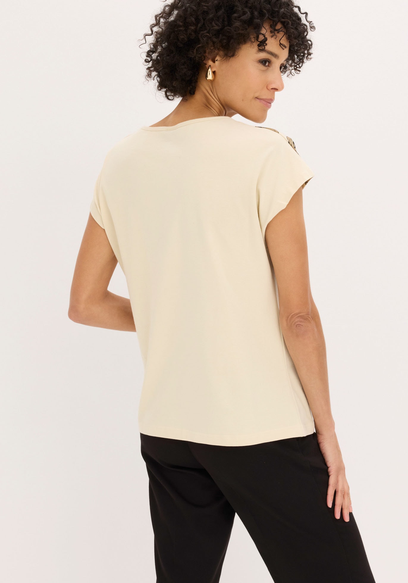bonprix T-Shirt bequeme Passform, überschnittene Schultern, mit Blütenprint