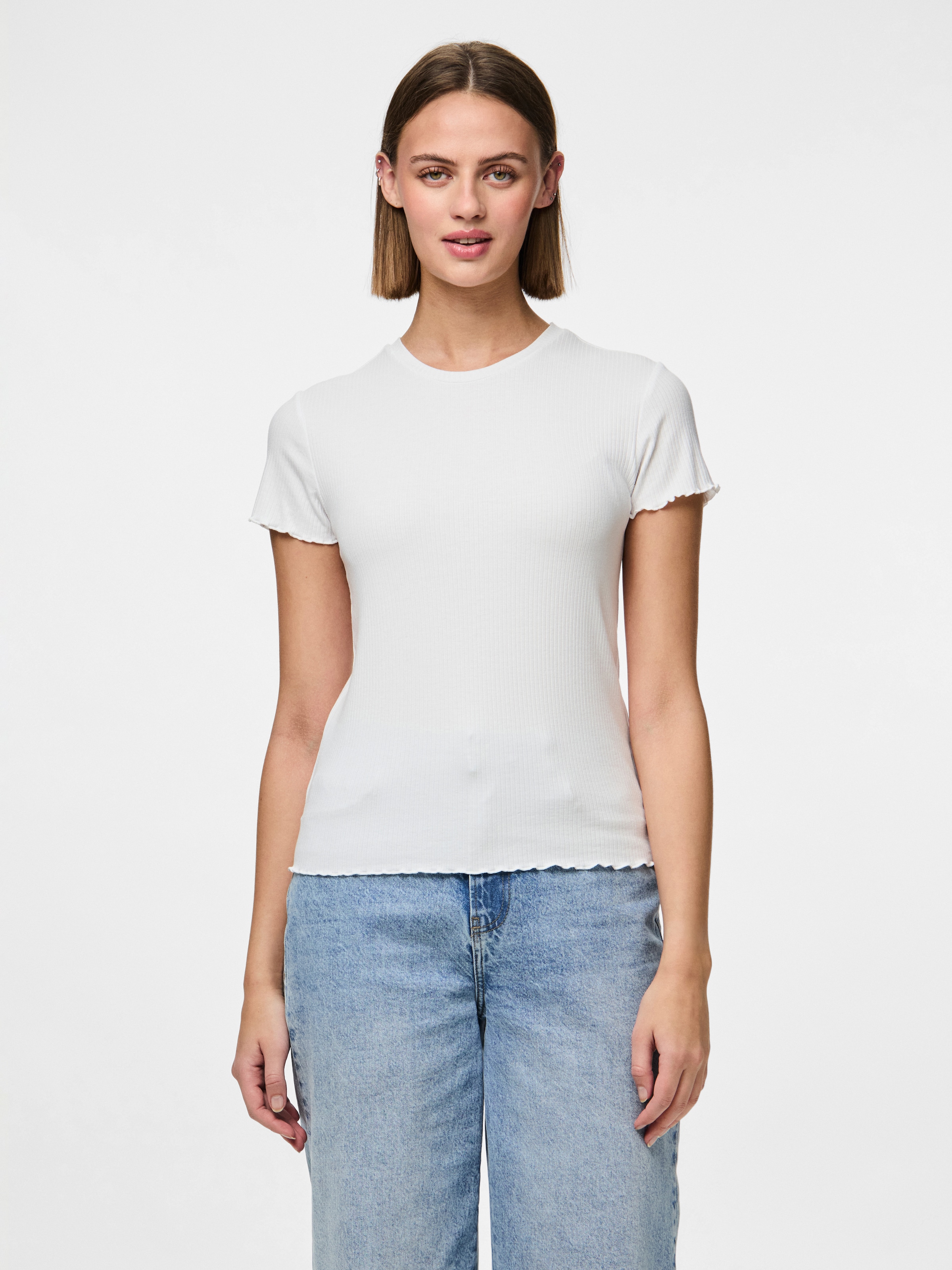 pieces Kurzarmshirt »PCNICCA SS O-NECK  TOP KAC BFD« Viskosemischung, slim fit